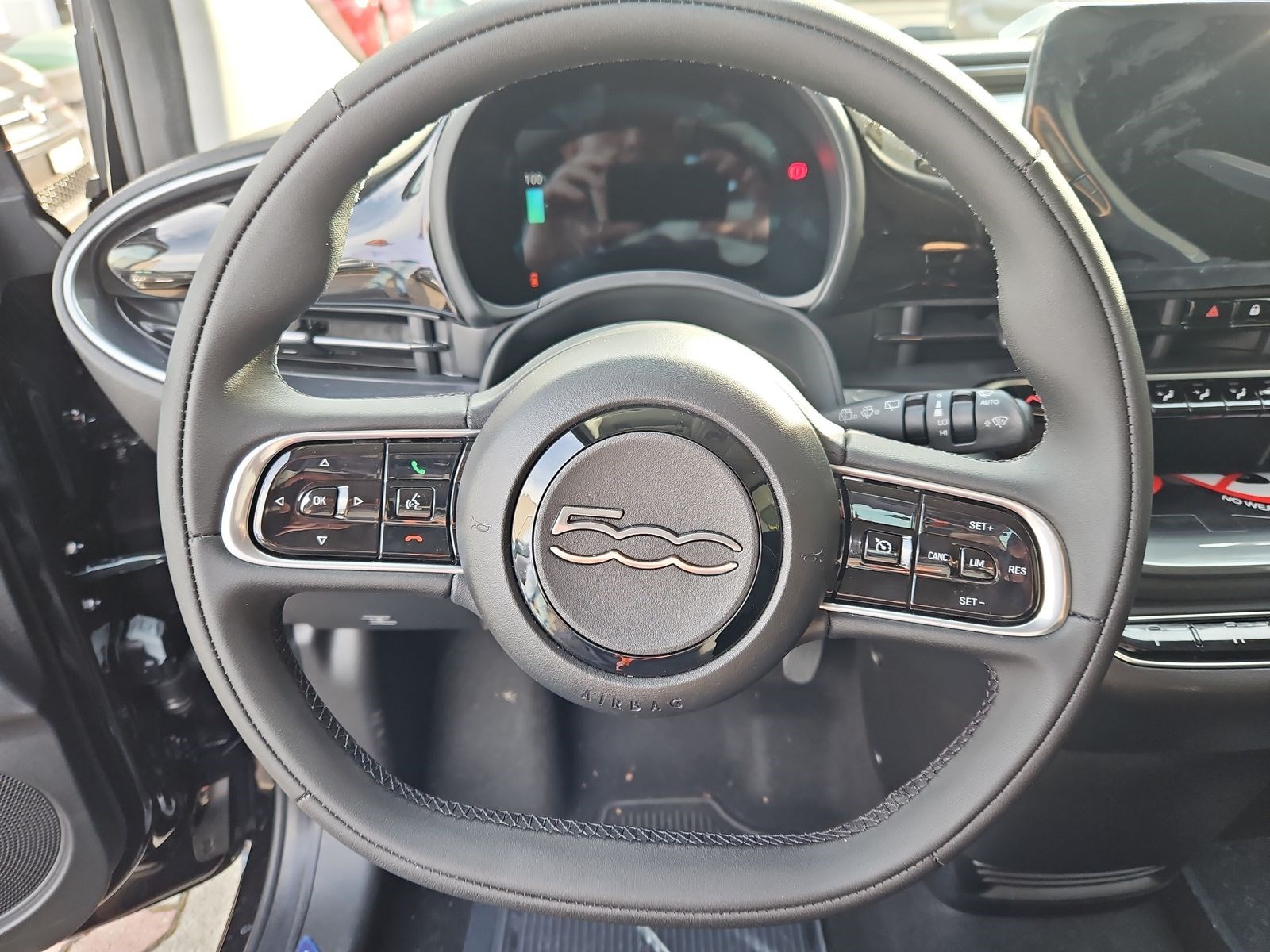 FIAT 500 electric 87 kW Swiss Edition-image-12