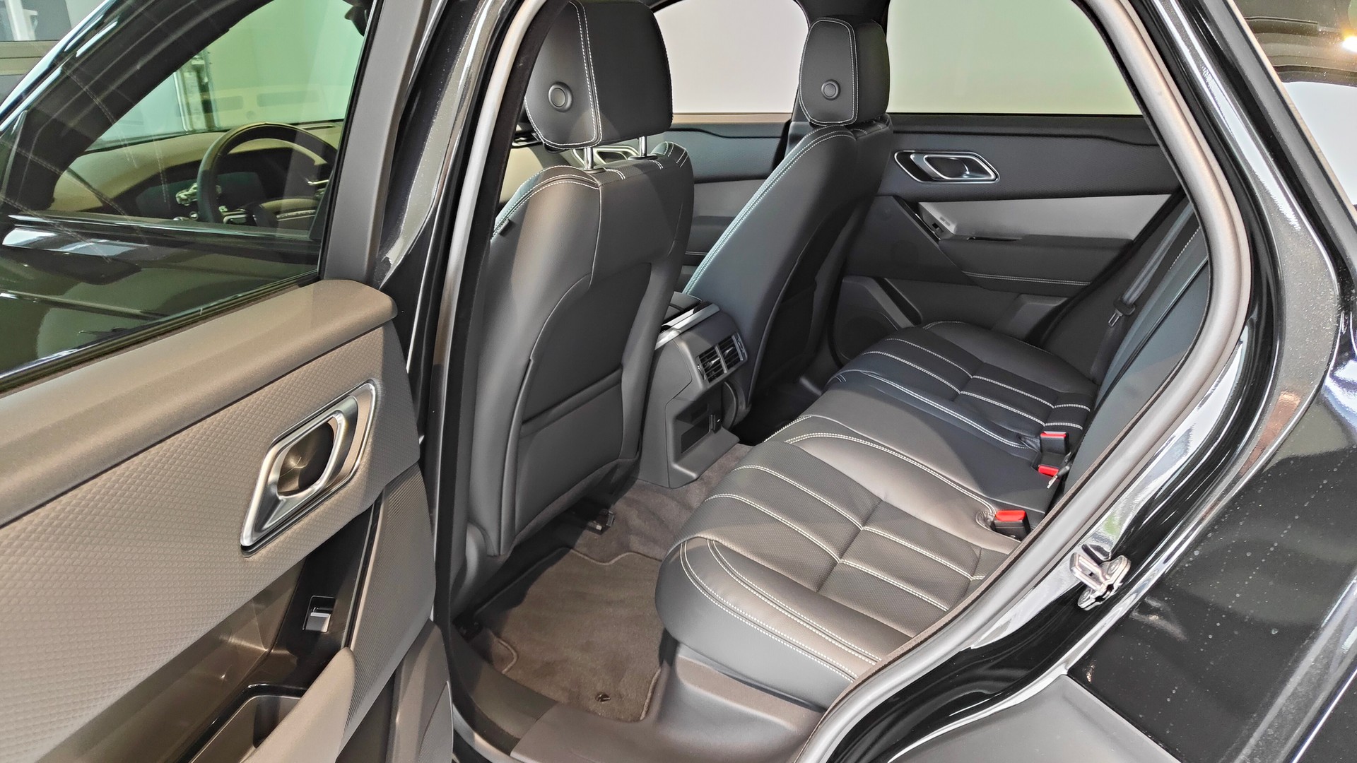 LAND ROVER Range Rover Velar P400e 2.0 I4 PHEV S Automatic-image-4