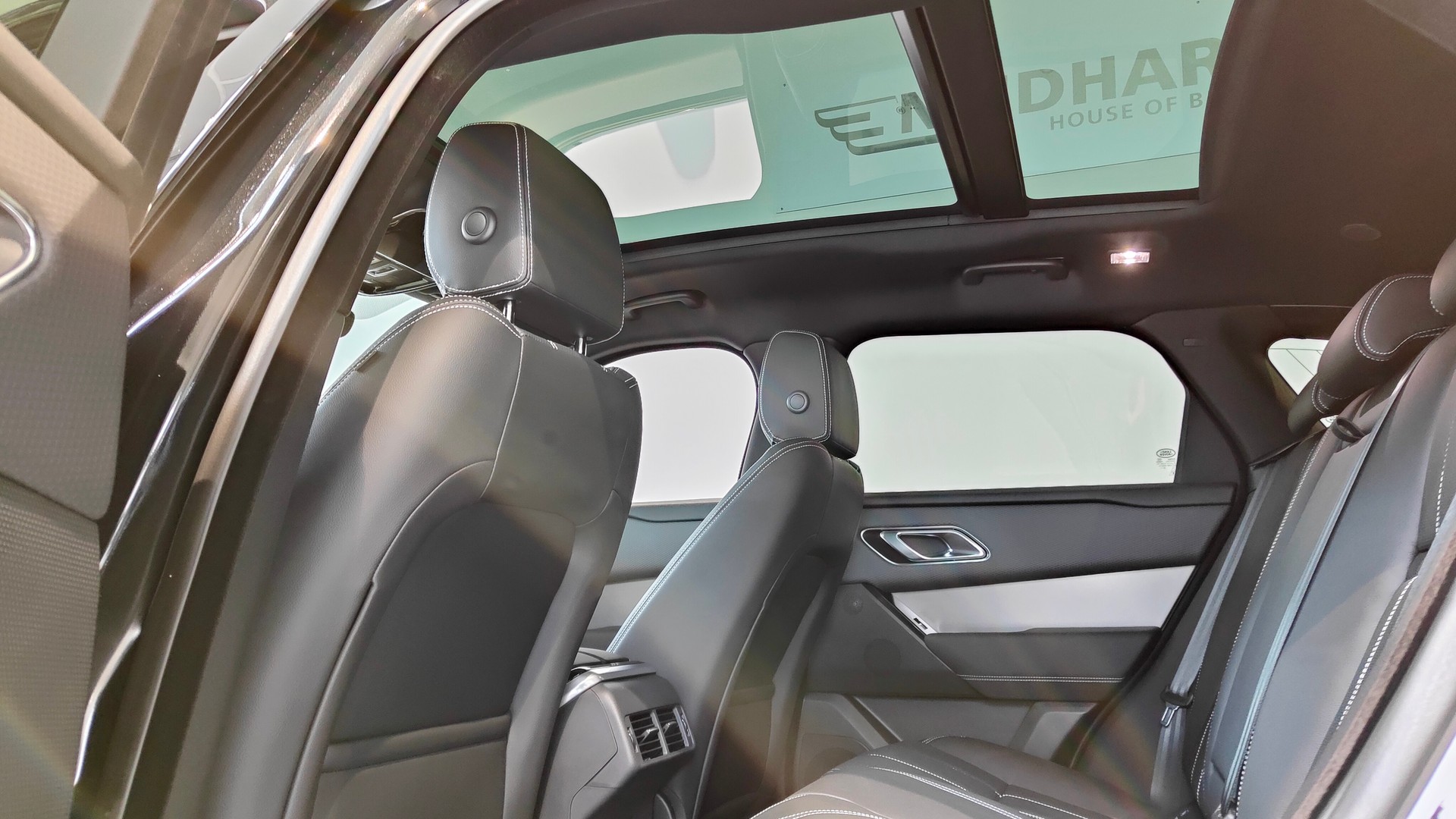 LAND ROVER Range Rover Velar P400e 2.0 I4 PHEV S Automatic-image-5