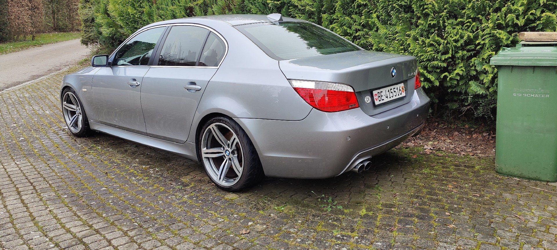 BMW 545i-image-2
