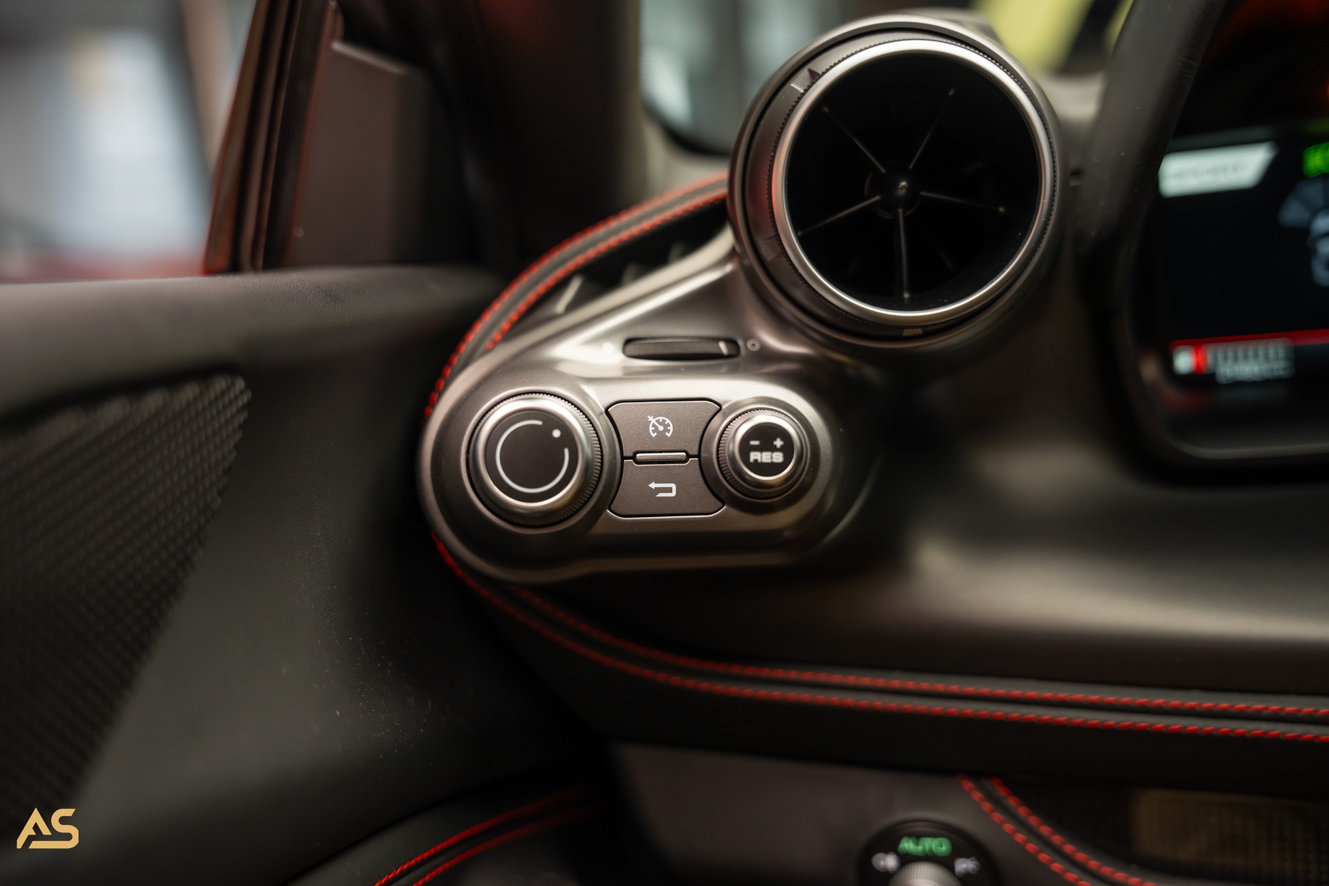 FERRARI F8 Tributo (CH) ROSSO CORSA | FERRARI GARANTIE | Liftsystem | Carbon-image-29