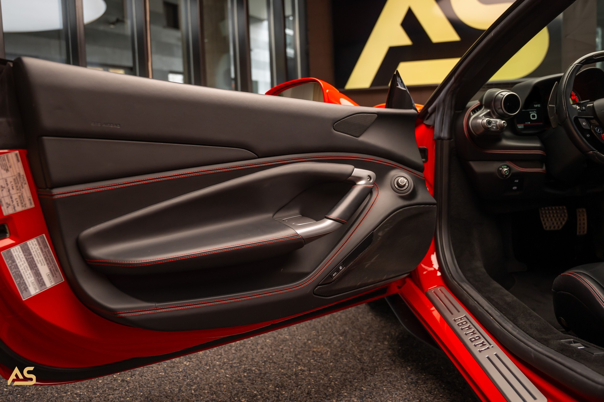 FERRARI F8 Tributo (CH) ROSSO CORSA | FERRARI GARANTIE | Liftsystem | Carbon-image-18