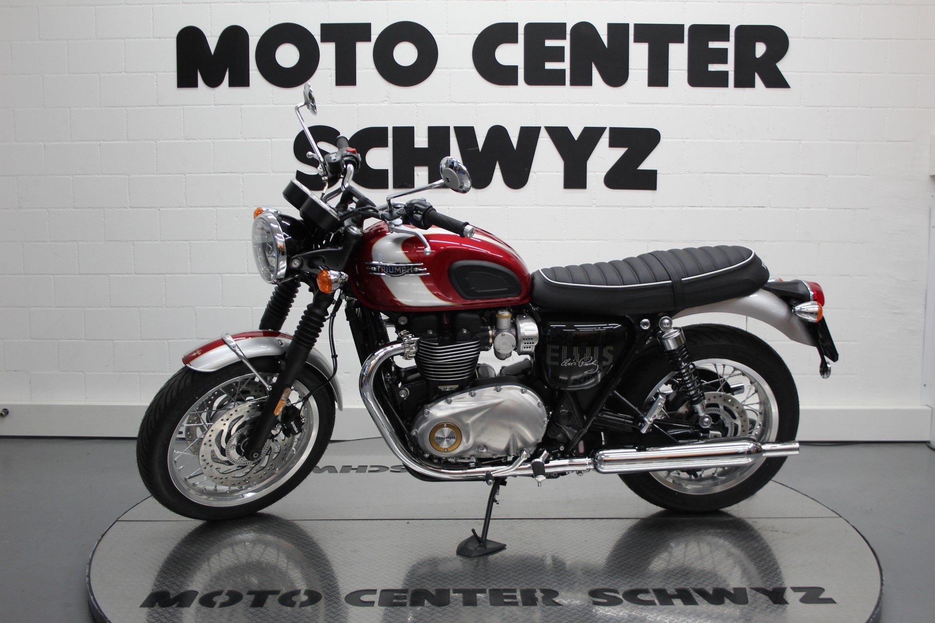TRIUMPH Bonneville T120 Elvis Edition-image-4