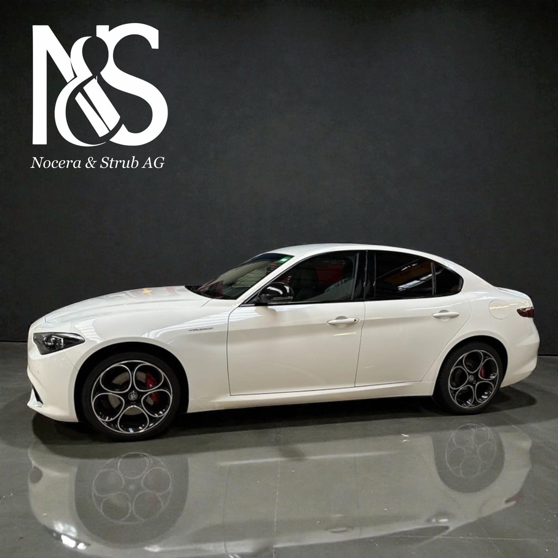 ALFA ROMEO Giulia 2.0 Veloce Pack Premium Q4 AT8-showroom-element-1