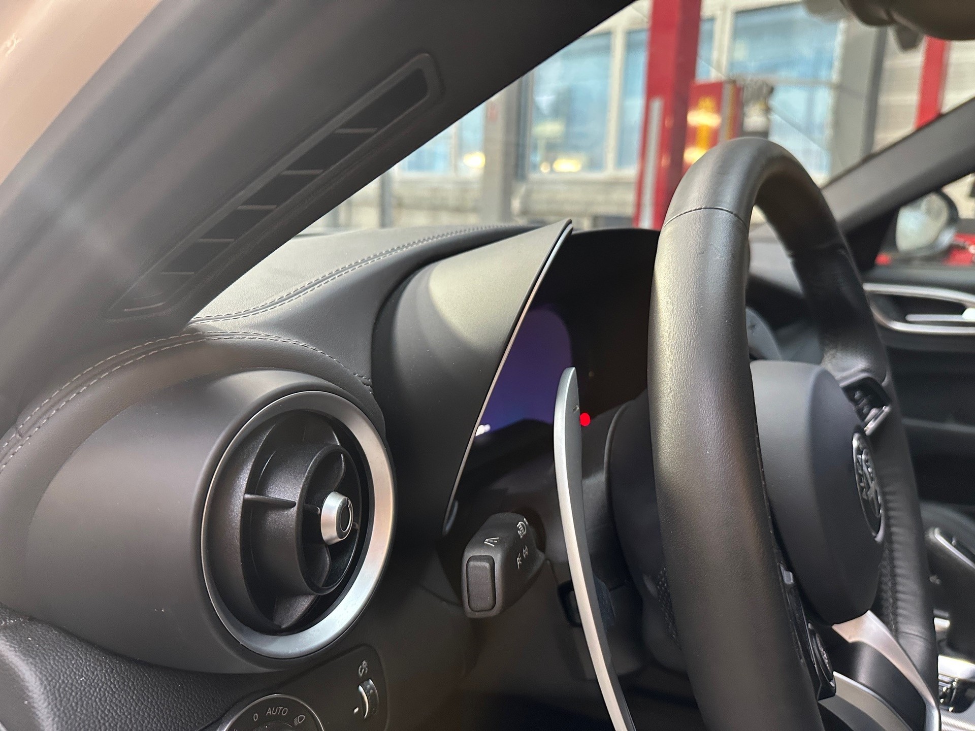 ALFA ROMEO Giulia 2.0 Veloce Pack Premium Q4 AT8-image-9