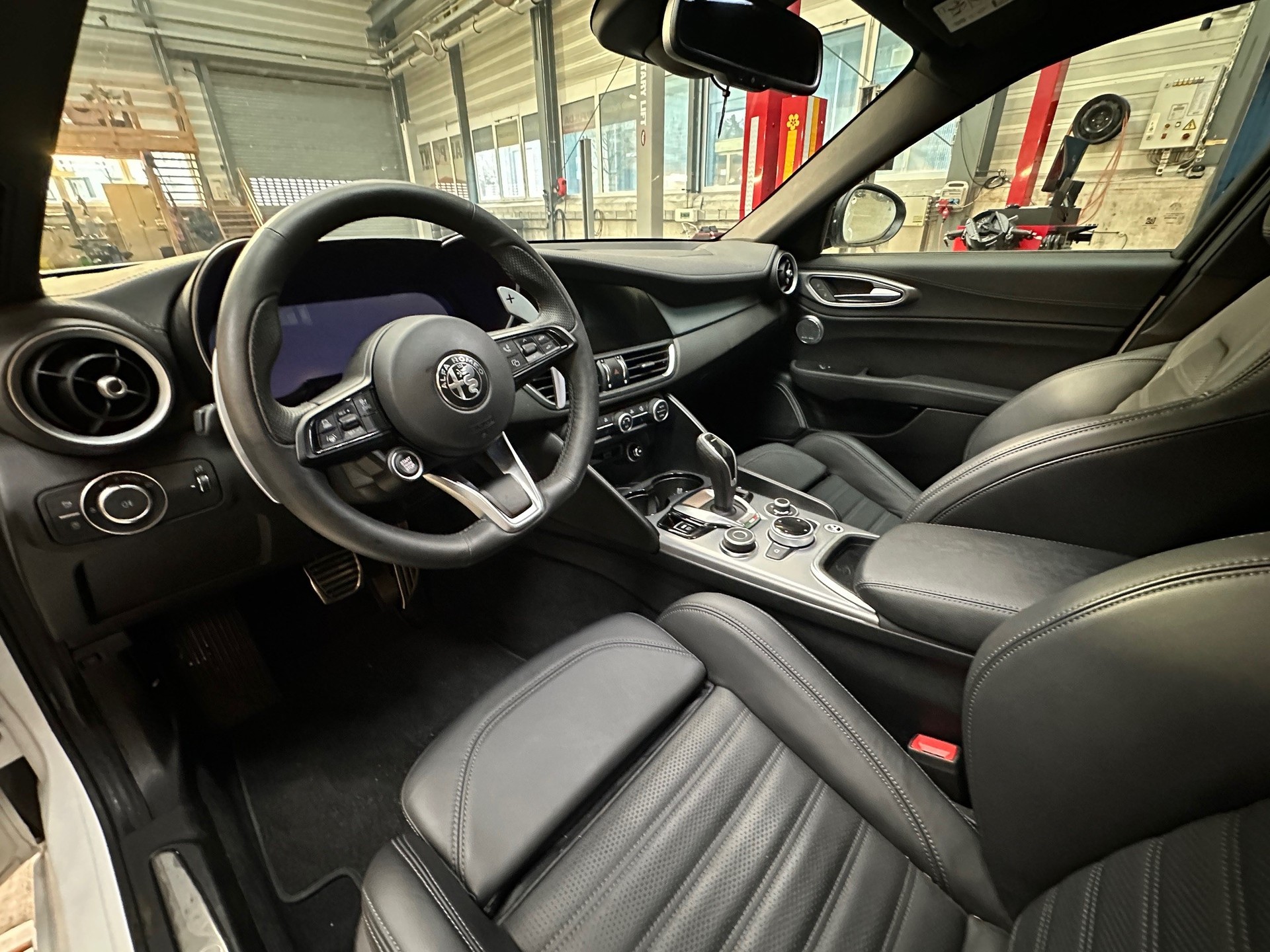 ALFA ROMEO Giulia 2.0 Veloce Pack Premium Q4 AT8-image-12