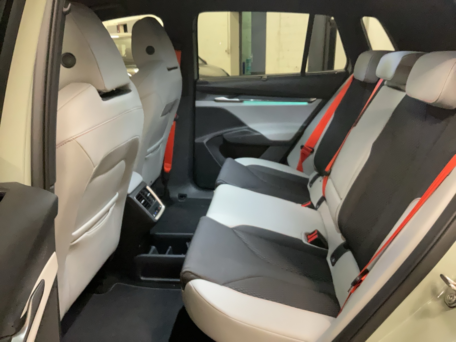 SKODA Elroq 85-image-10