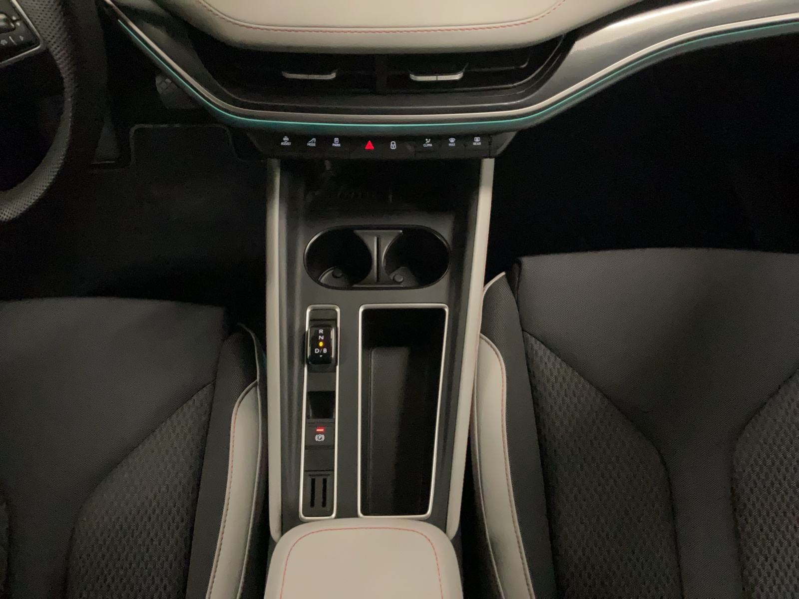 SKODA Elroq 85-image-11