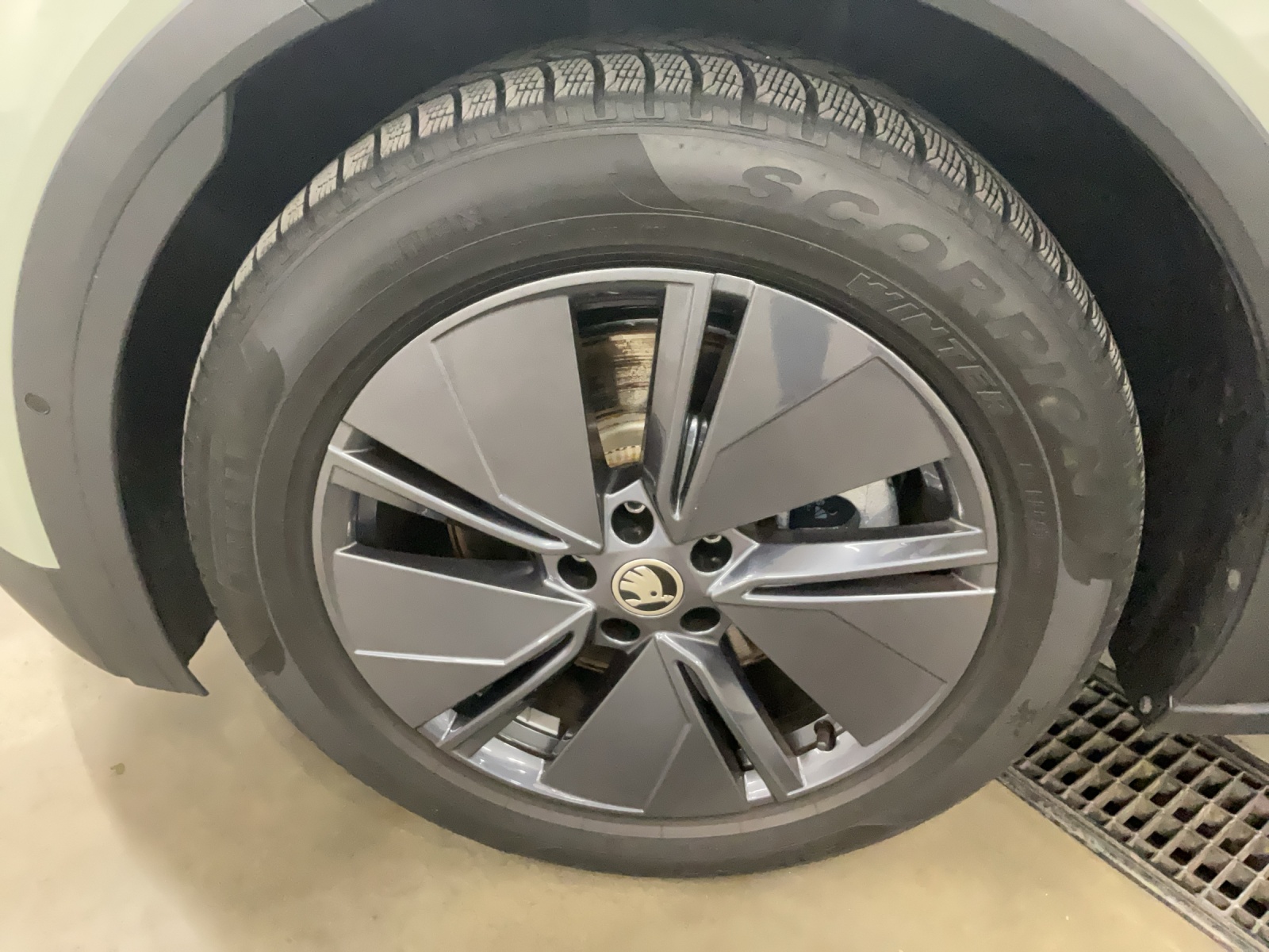 SKODA Elroq 85-image-14