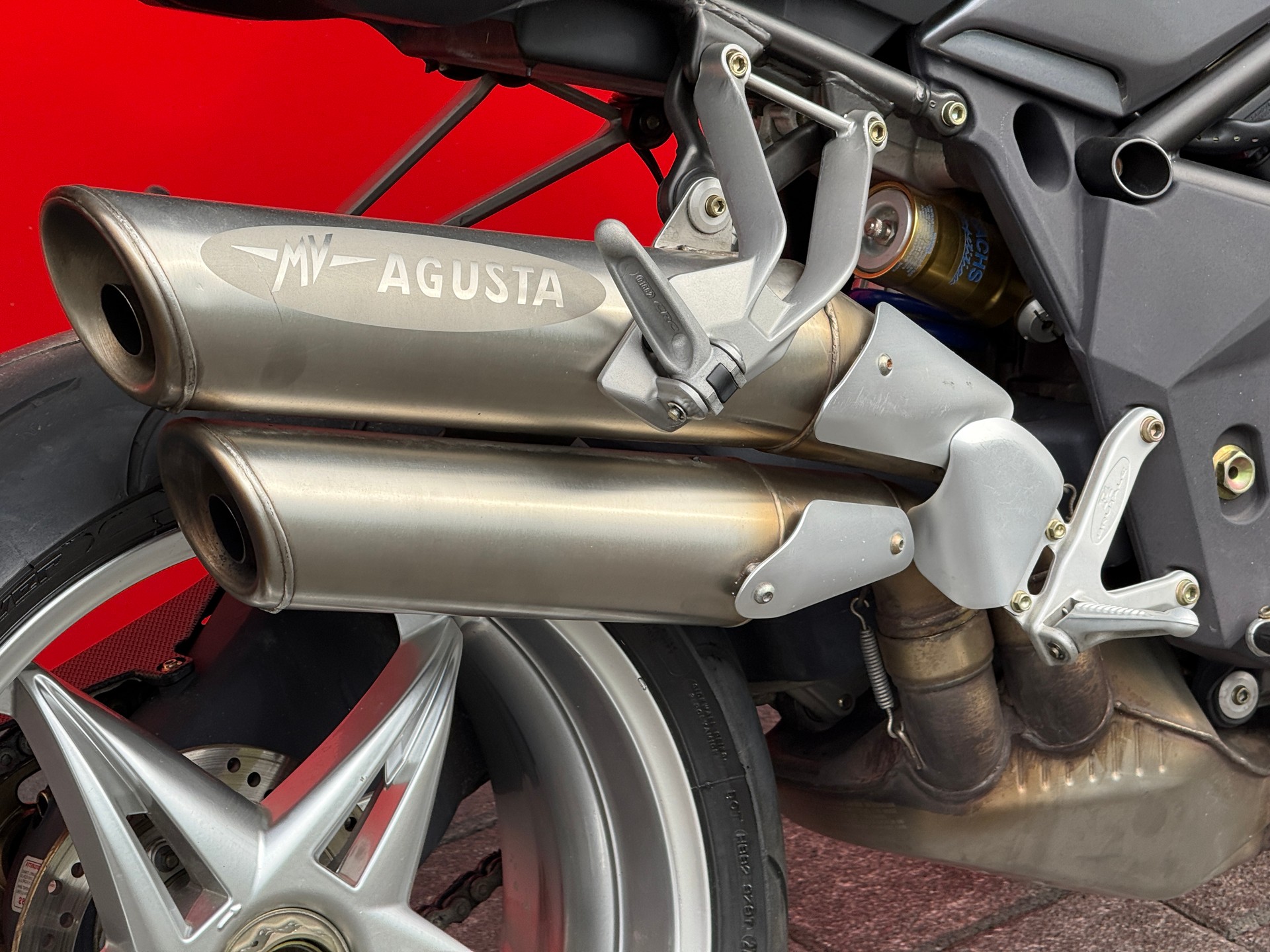MV AGUSTA Brutale 750 S-image-15