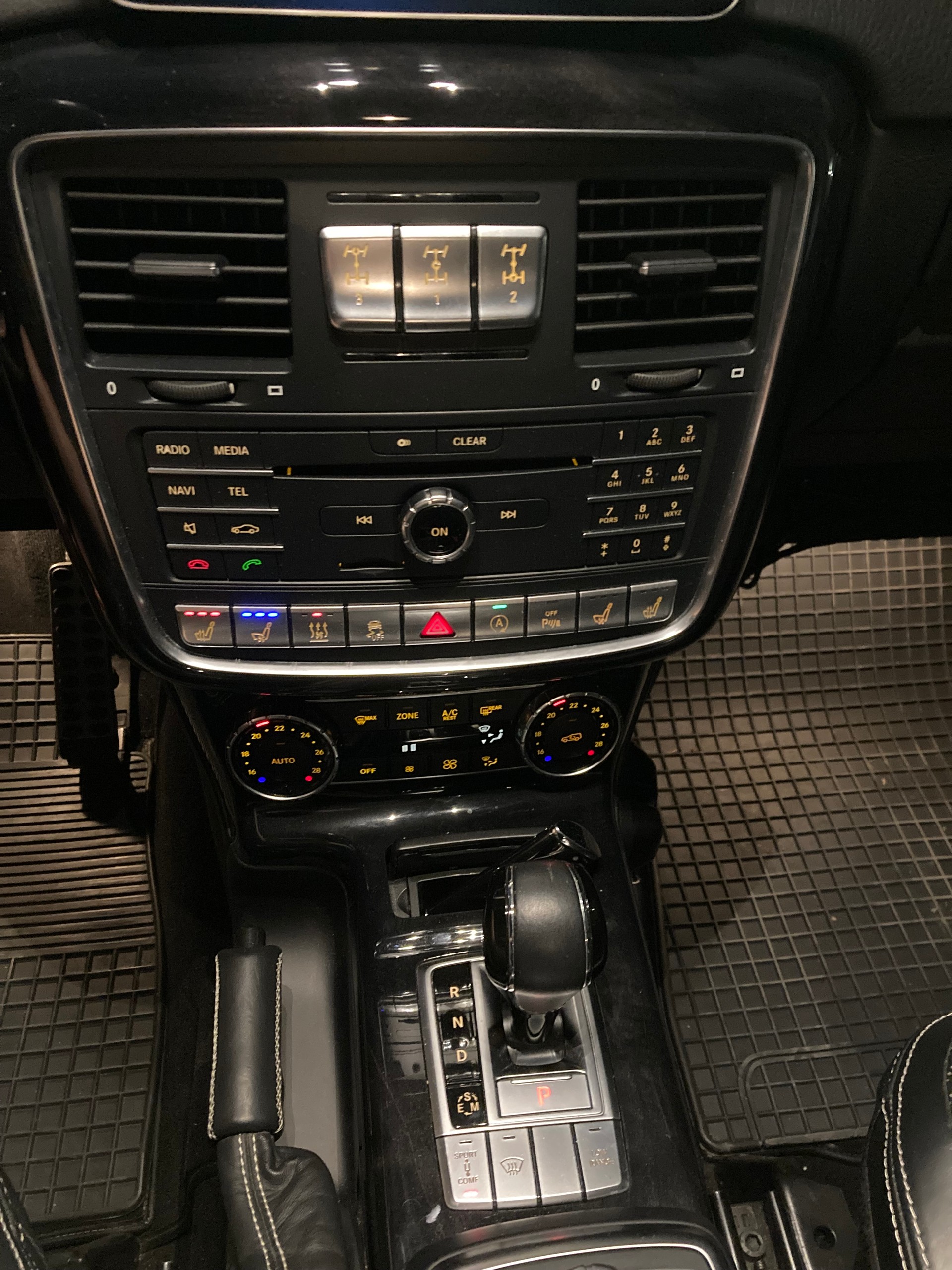 MERCEDES-BENZ G500 I VOLLAUSSTATTUNG I Designo I Sportparket I 100% Scheckheft I Service 09/2025 I-image-8