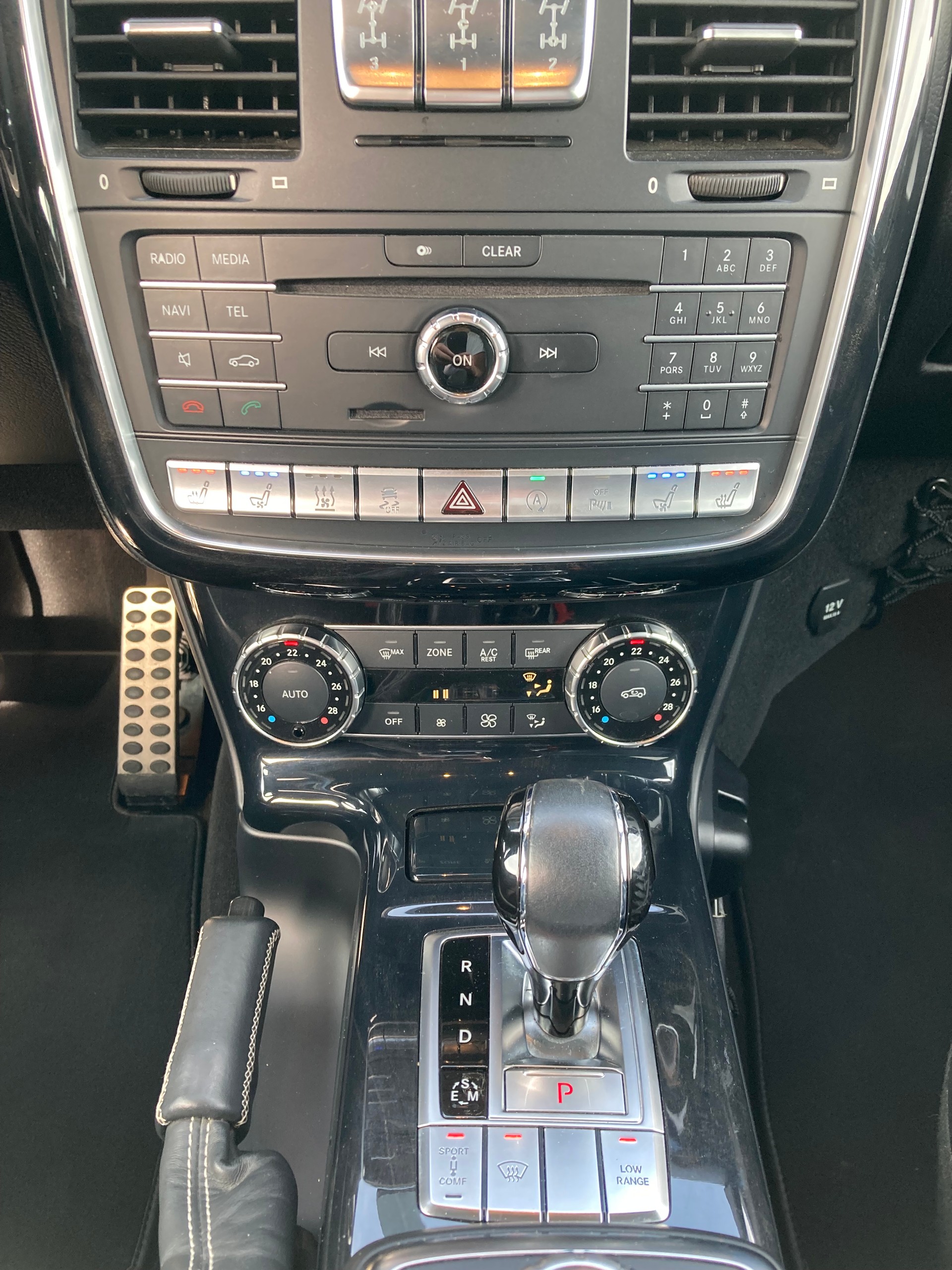 MERCEDES-BENZ G500 I VOLLAUSSTATTUNG I Designo I Sportparket I 100% Scheckheft I Service 09/2025 I-image-9