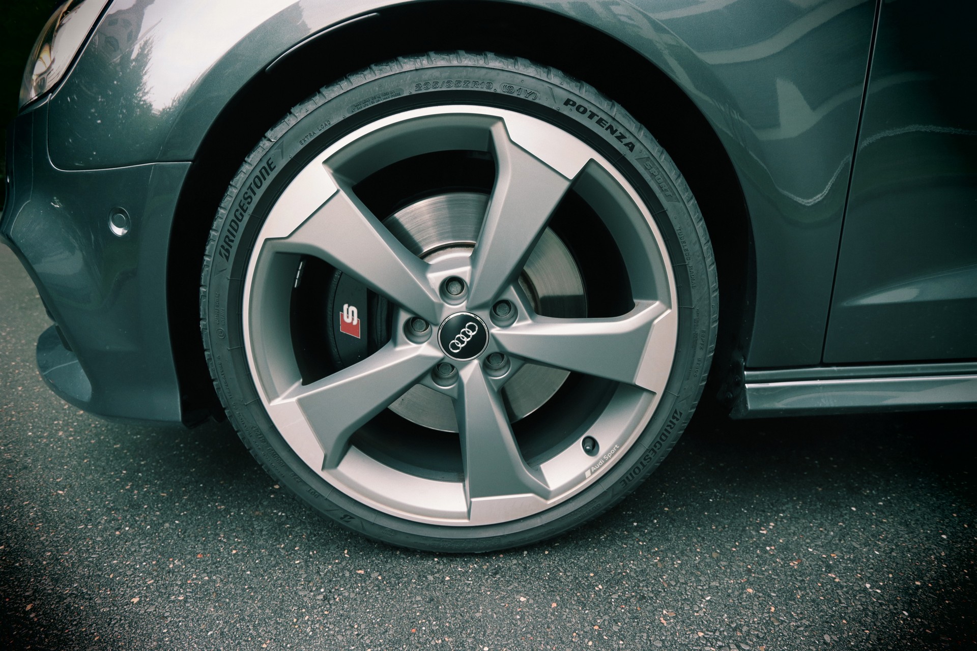 AUDI S3 Sportback 2.0 TFSI quattro S-tronic-image-31