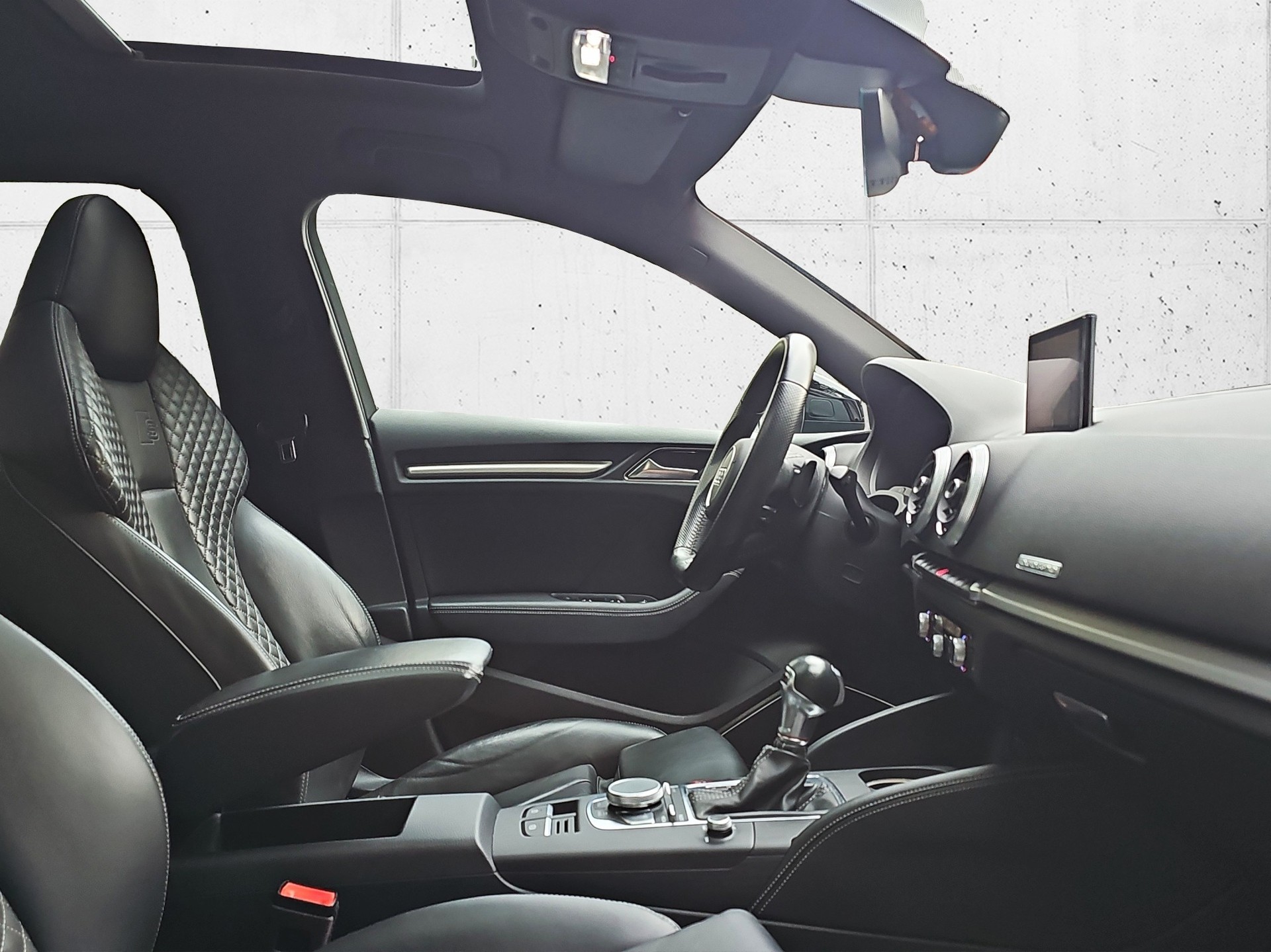 AUDI S3 Sportback 2.0 TFSI quattro S-tronic-image-22