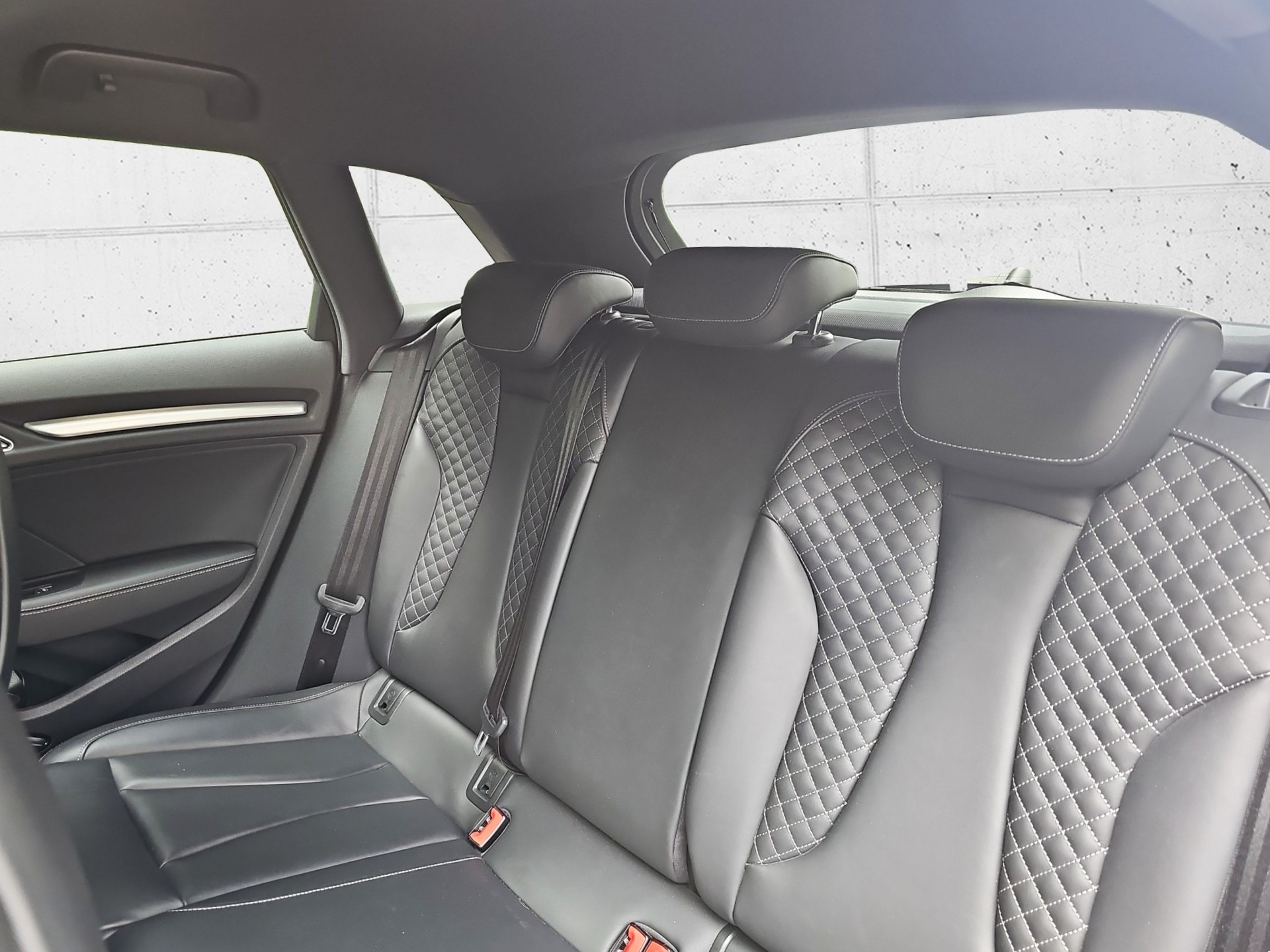 AUDI S3 Sportback 2.0 TFSI quattro S-tronic-image-26