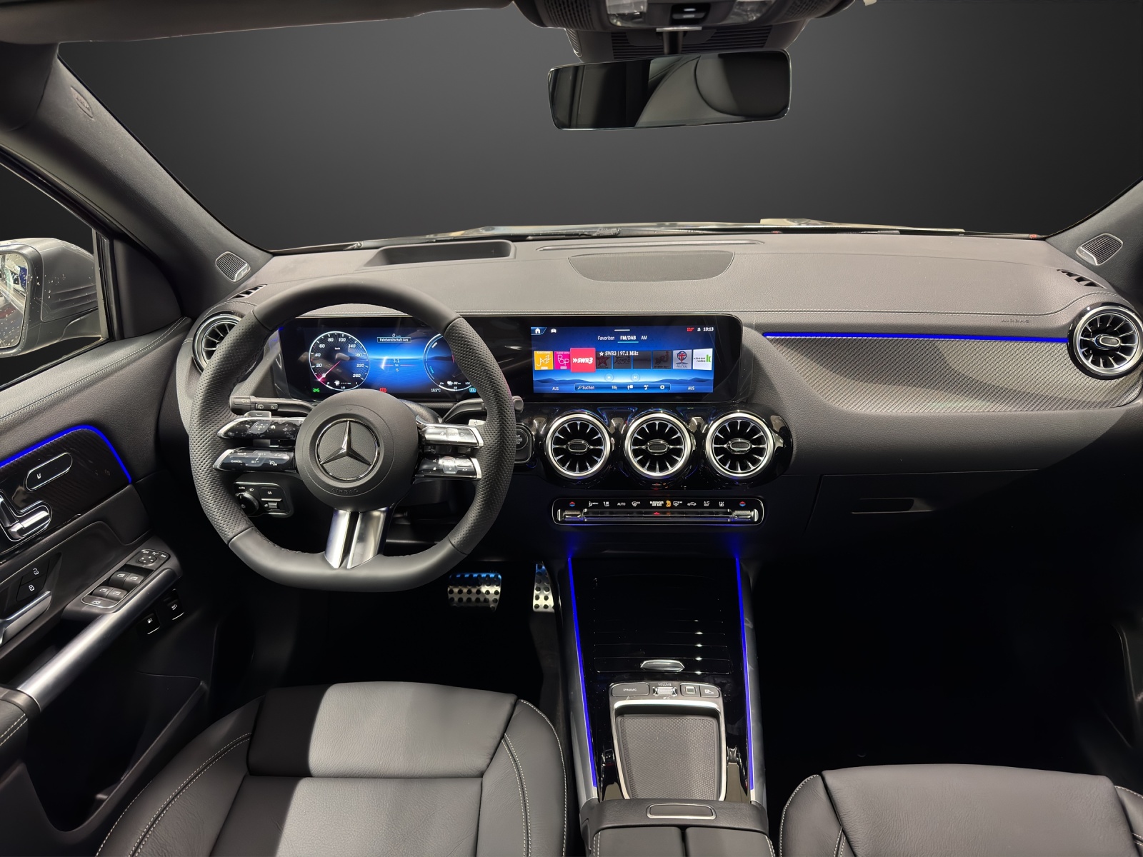 MERCEDES-BENZ GLA 250 e EQ Star 8G-DCT-image-10