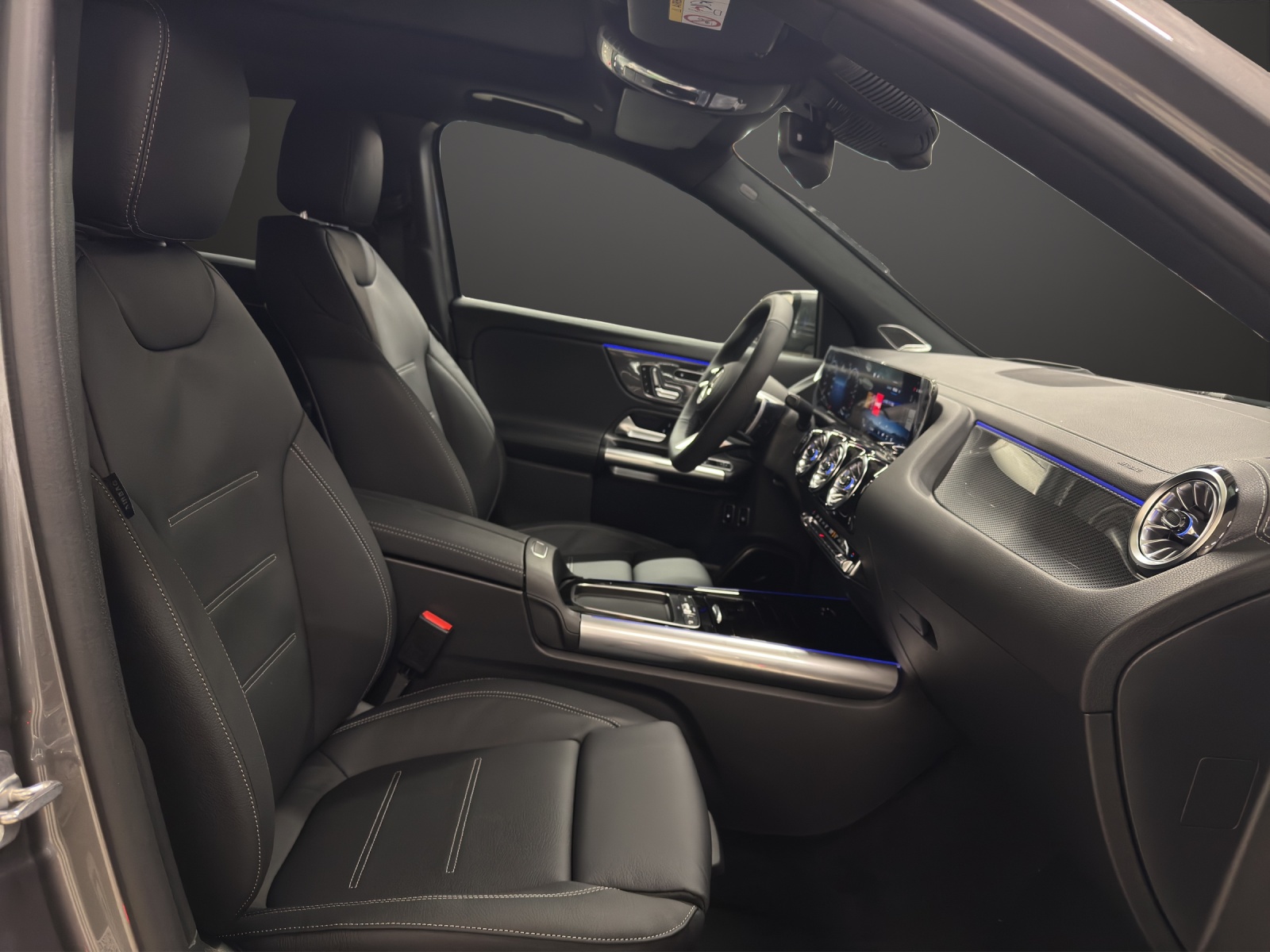 MERCEDES-BENZ GLA 250 e EQ Star 8G-DCT-image-12