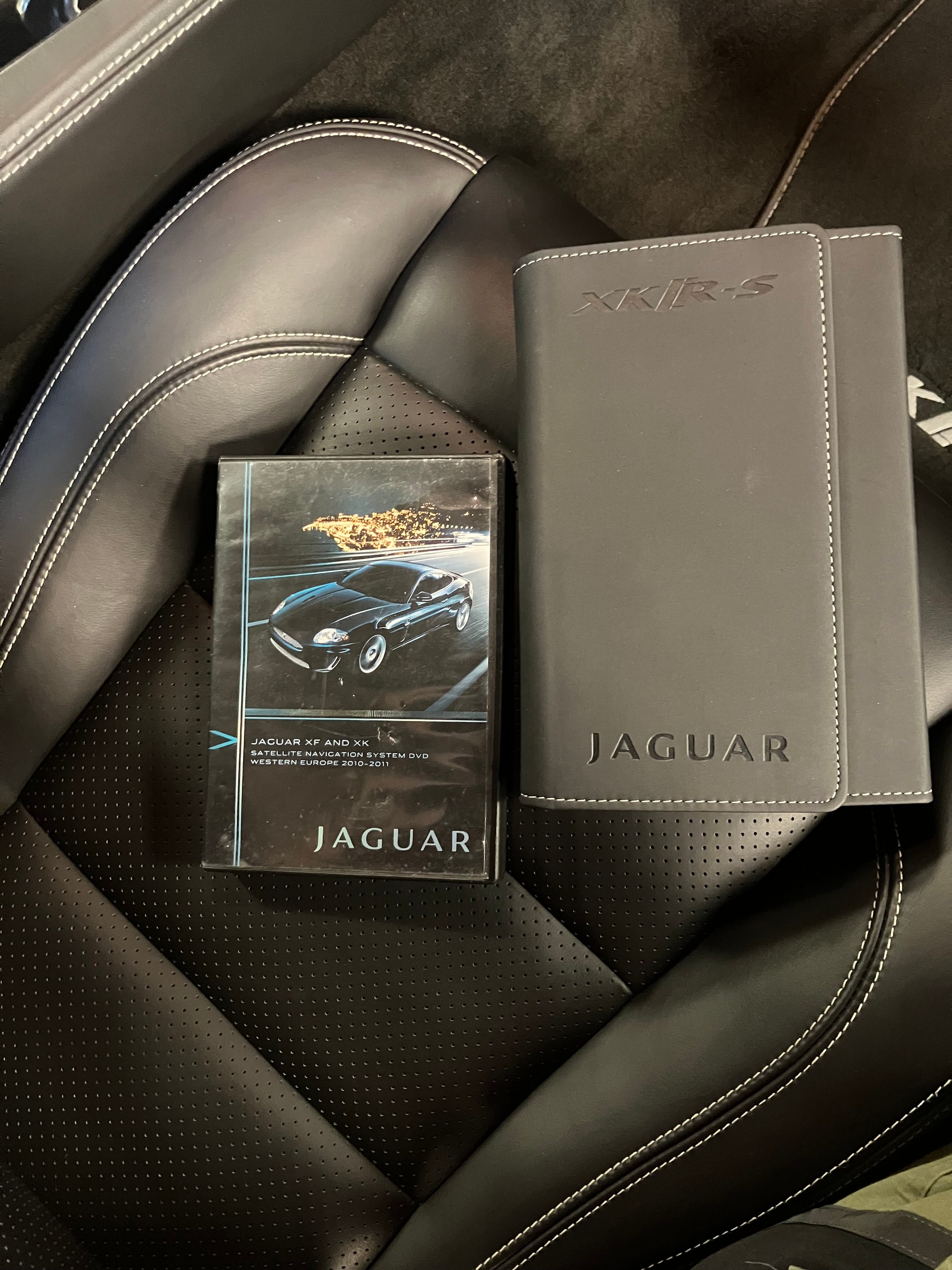 JAGUAR XKR-S 4.2 V8 SC Automatic-image-11