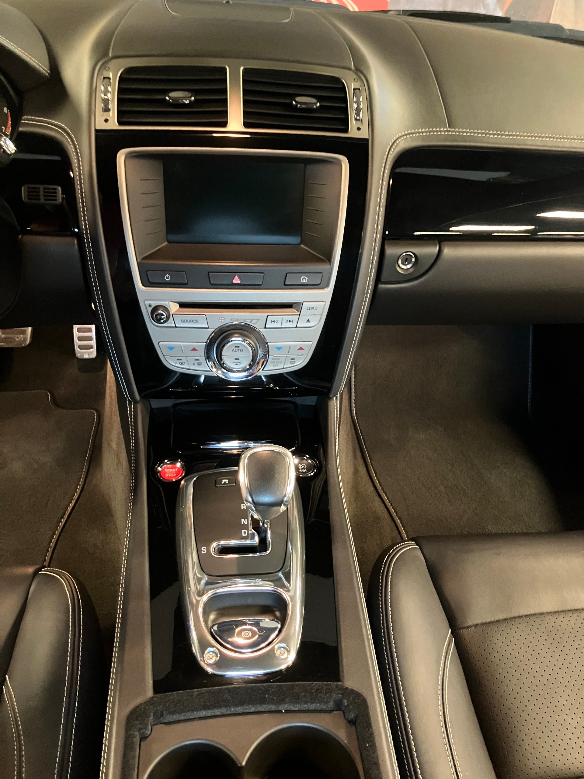 JAGUAR XKR-S 4.2 V8 SC Automatic-image-9