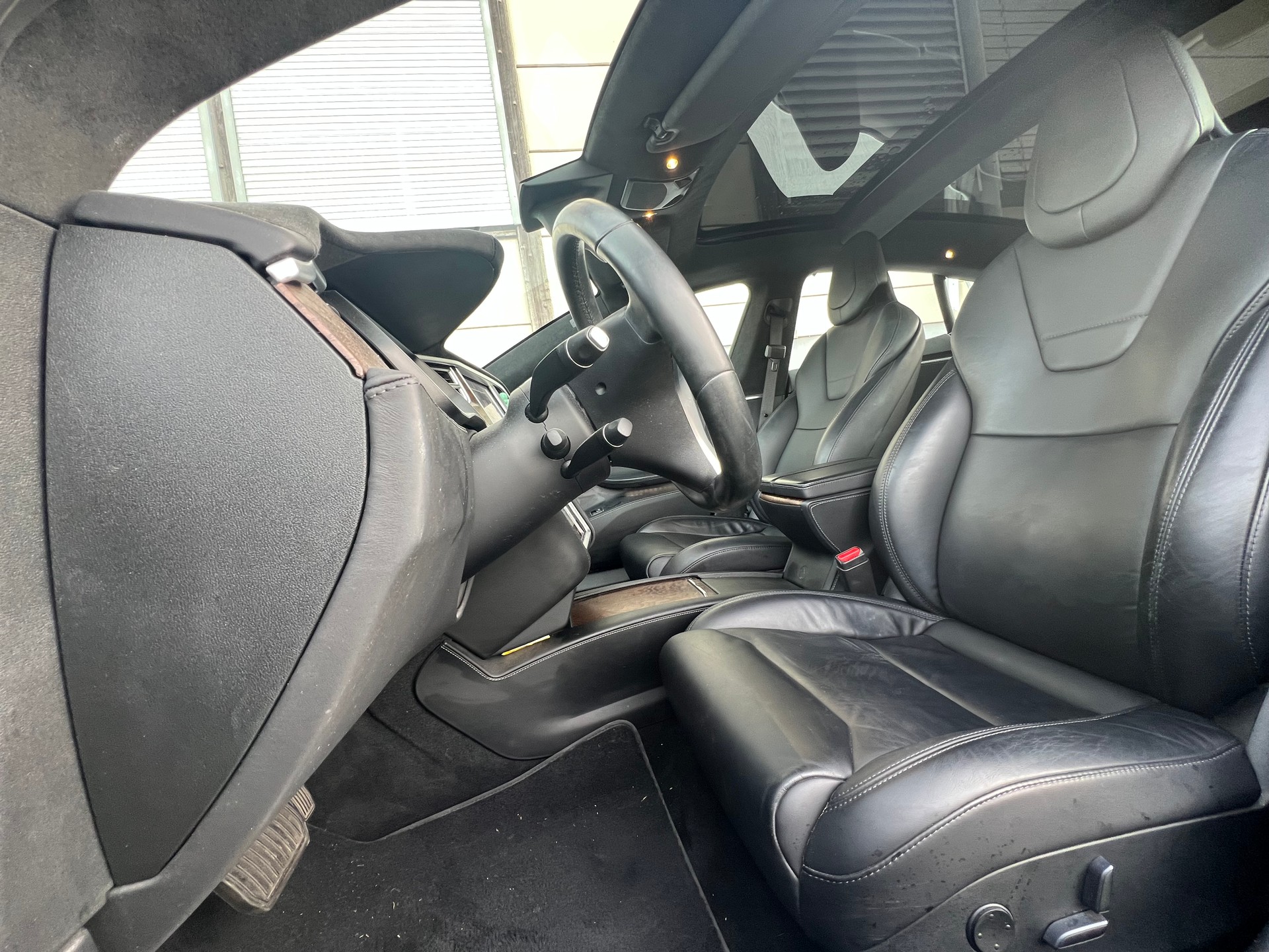 TESLA Model S 75-image-11