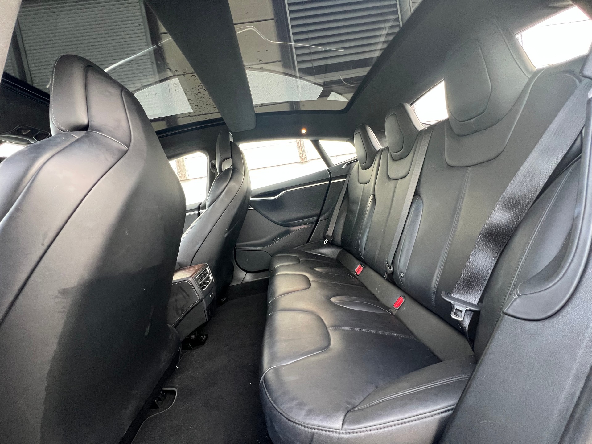 TESLA Model S 75-image-12