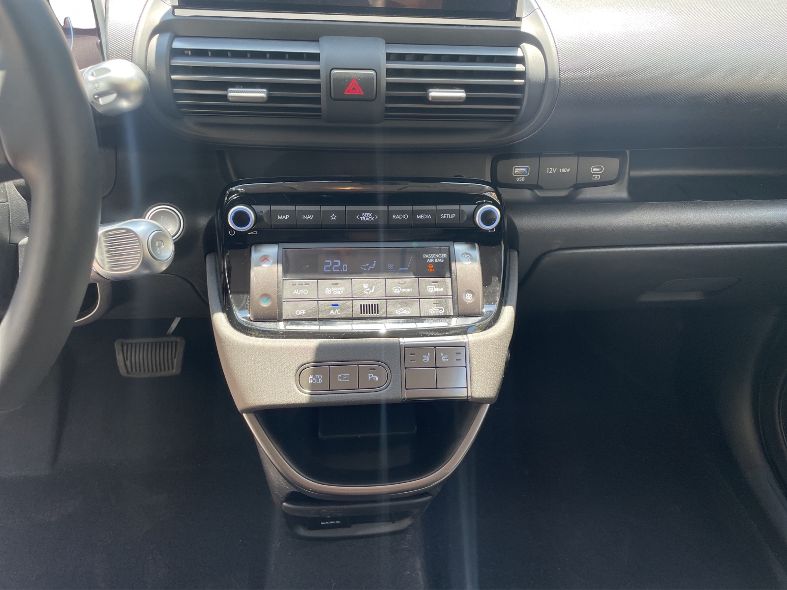 HYUNDAI Inster 49kWh Amplia-image-11