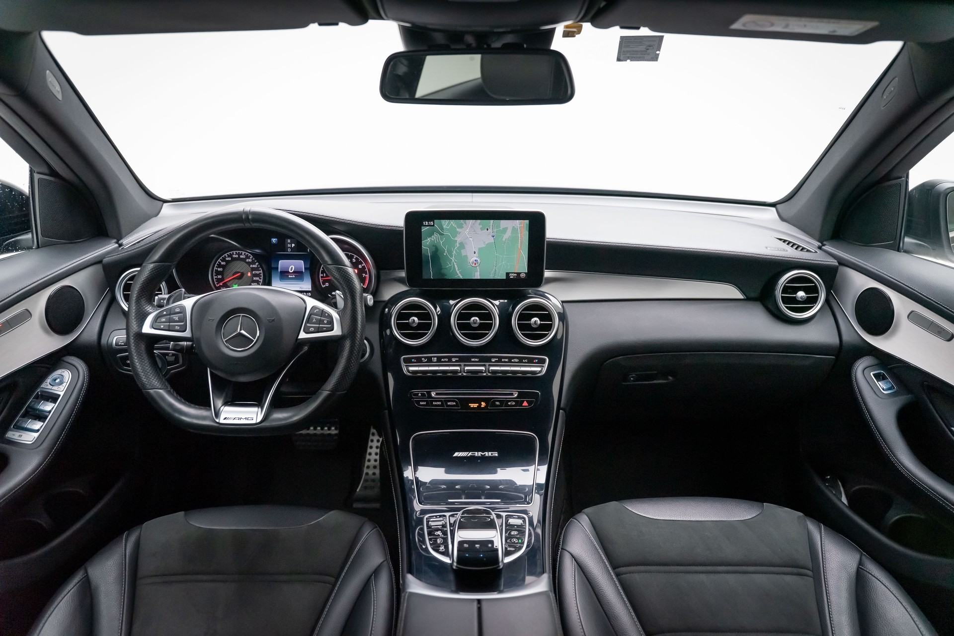 MERCEDES-BENZ GLC 63 AMG 4Matic+ 9G-Tronic-image-25