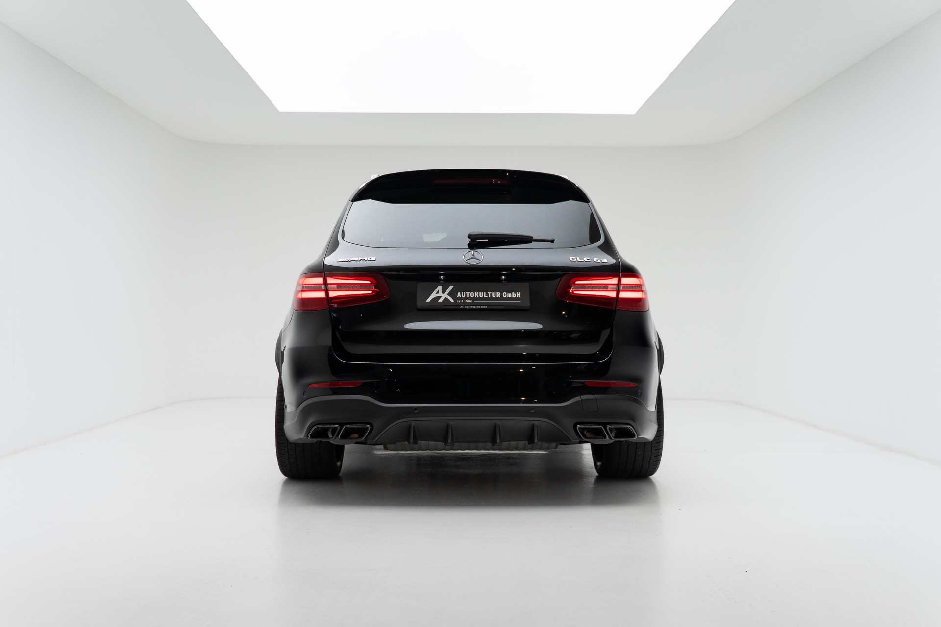 MERCEDES-BENZ GLC 63 AMG 4Matic+ 9G-Tronic-image-8