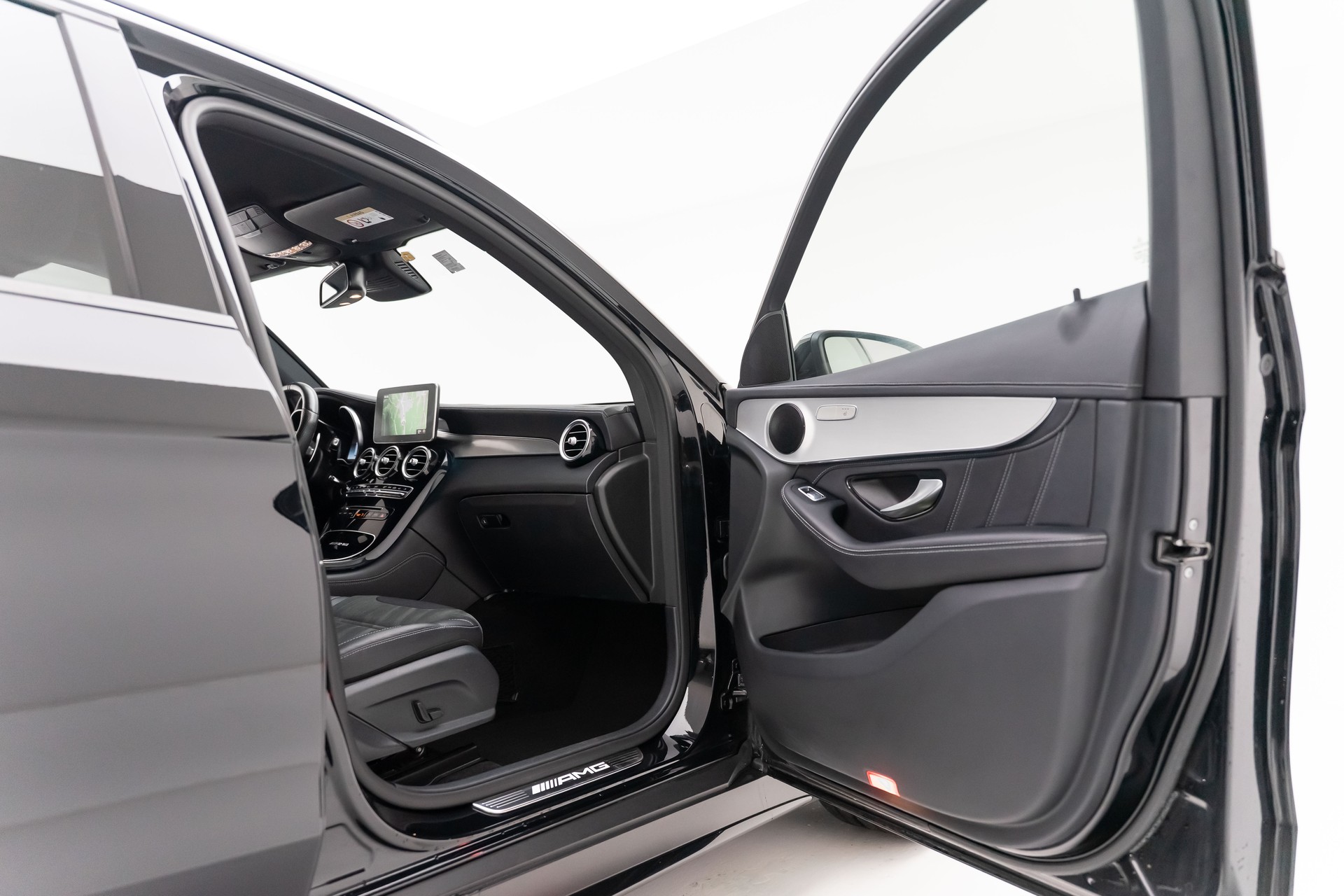 MERCEDES-BENZ GLC 63 AMG 4Matic+ 9G-Tronic-image-22