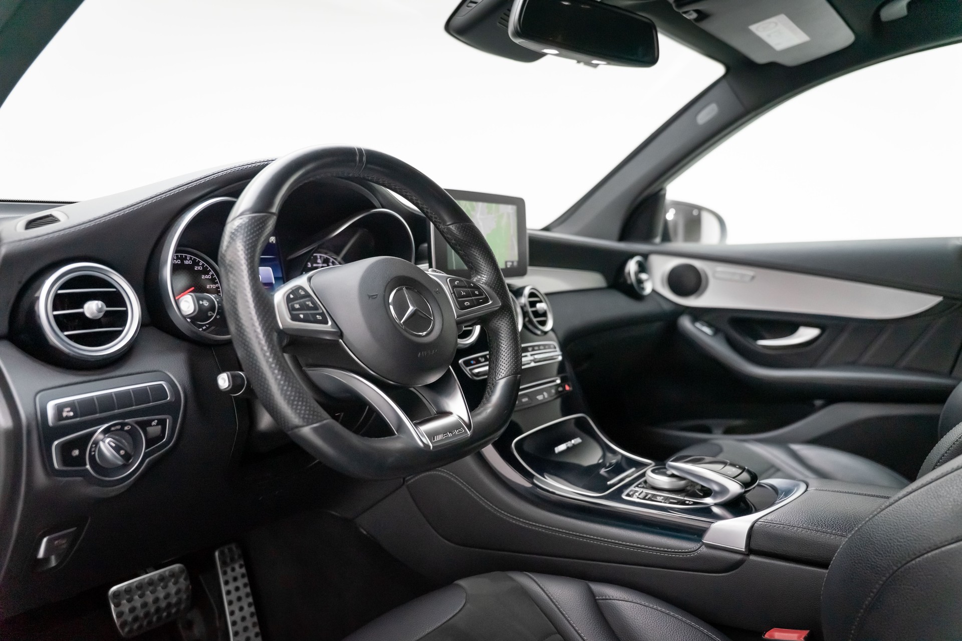 MERCEDES-BENZ GLC 63 AMG 4Matic+ 9G-Tronic-image-19