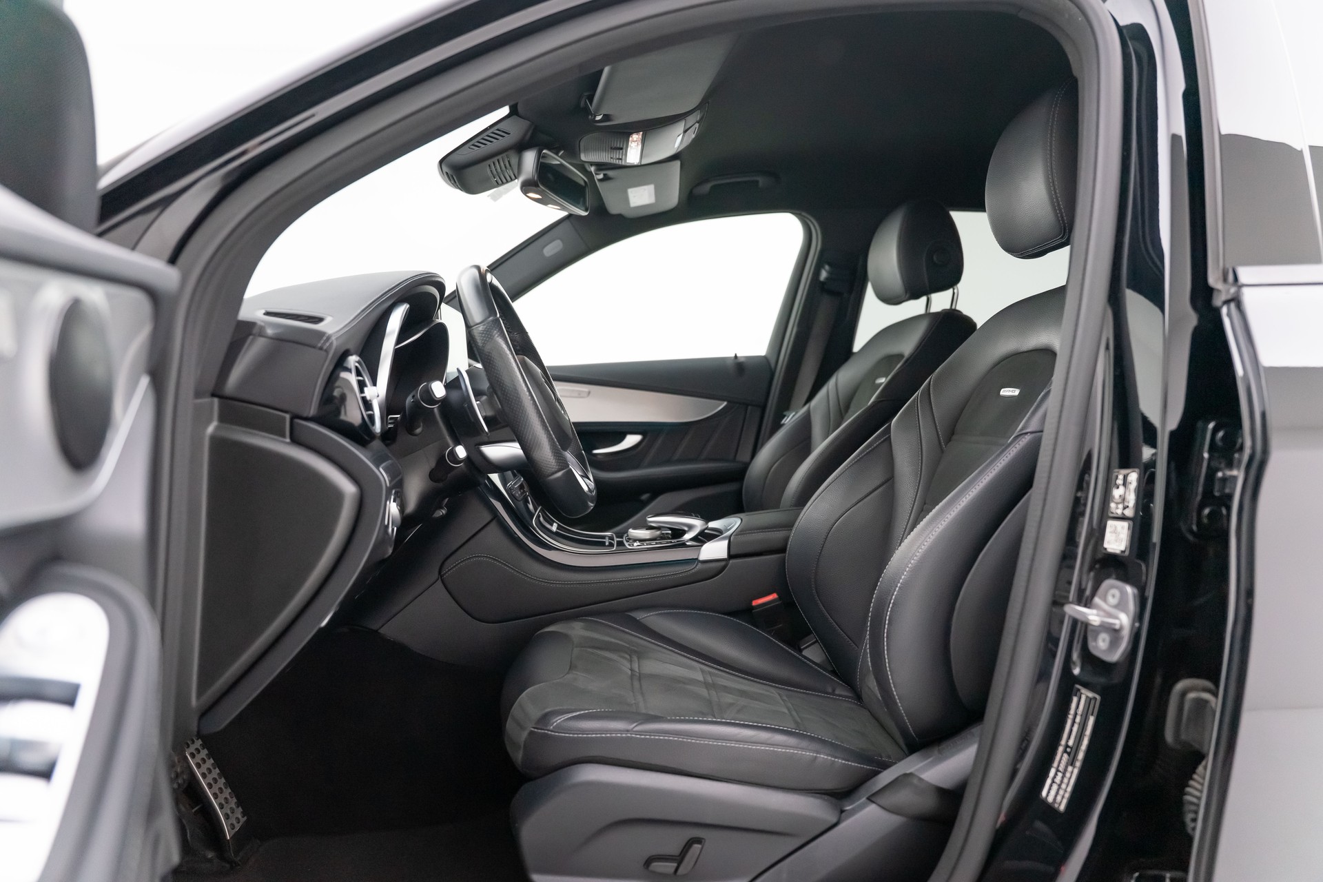 MERCEDES-BENZ GLC 63 AMG 4Matic+ 9G-Tronic-image-17