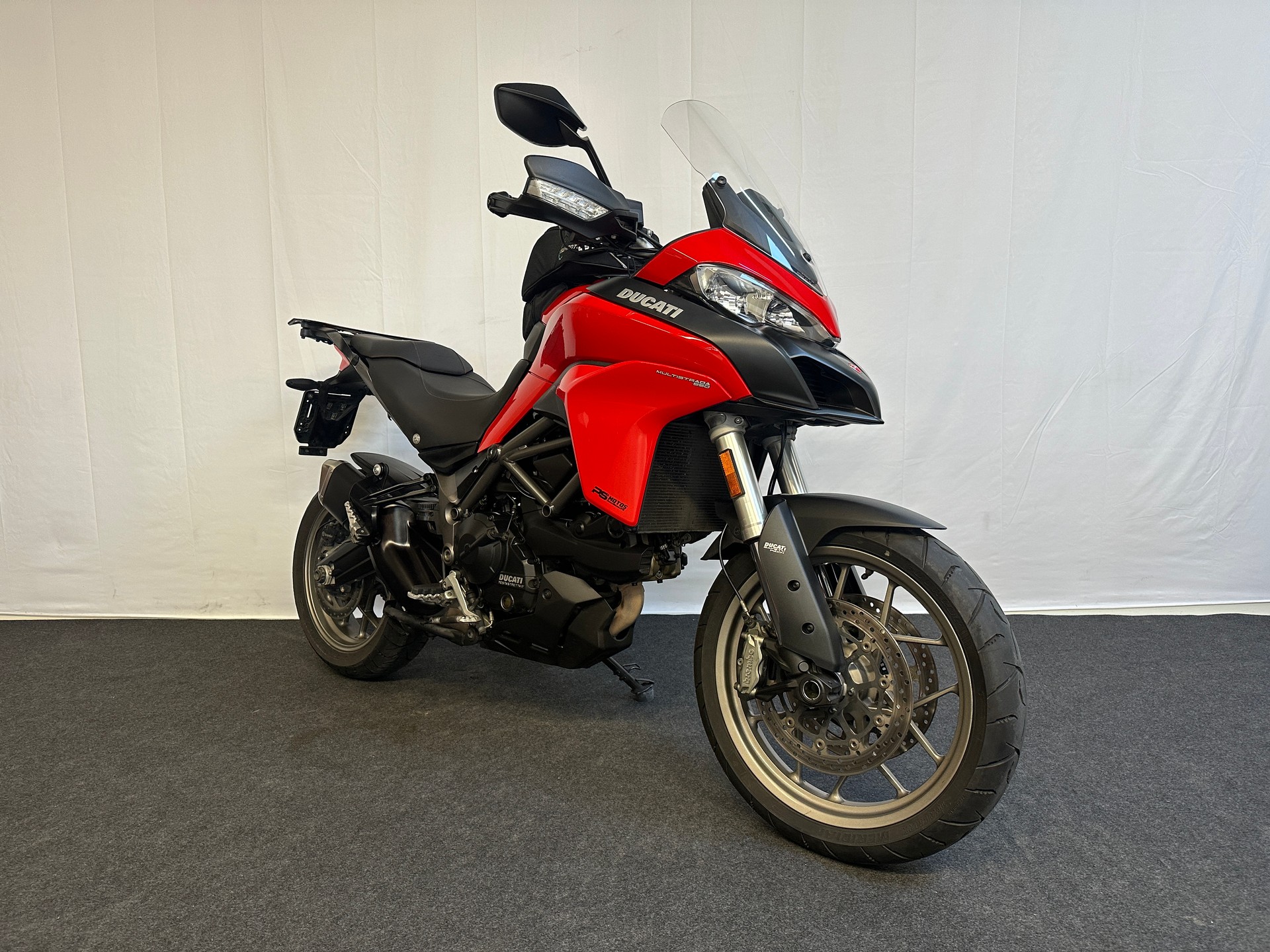 DUCATI Multistrada 950-showroom-element-1