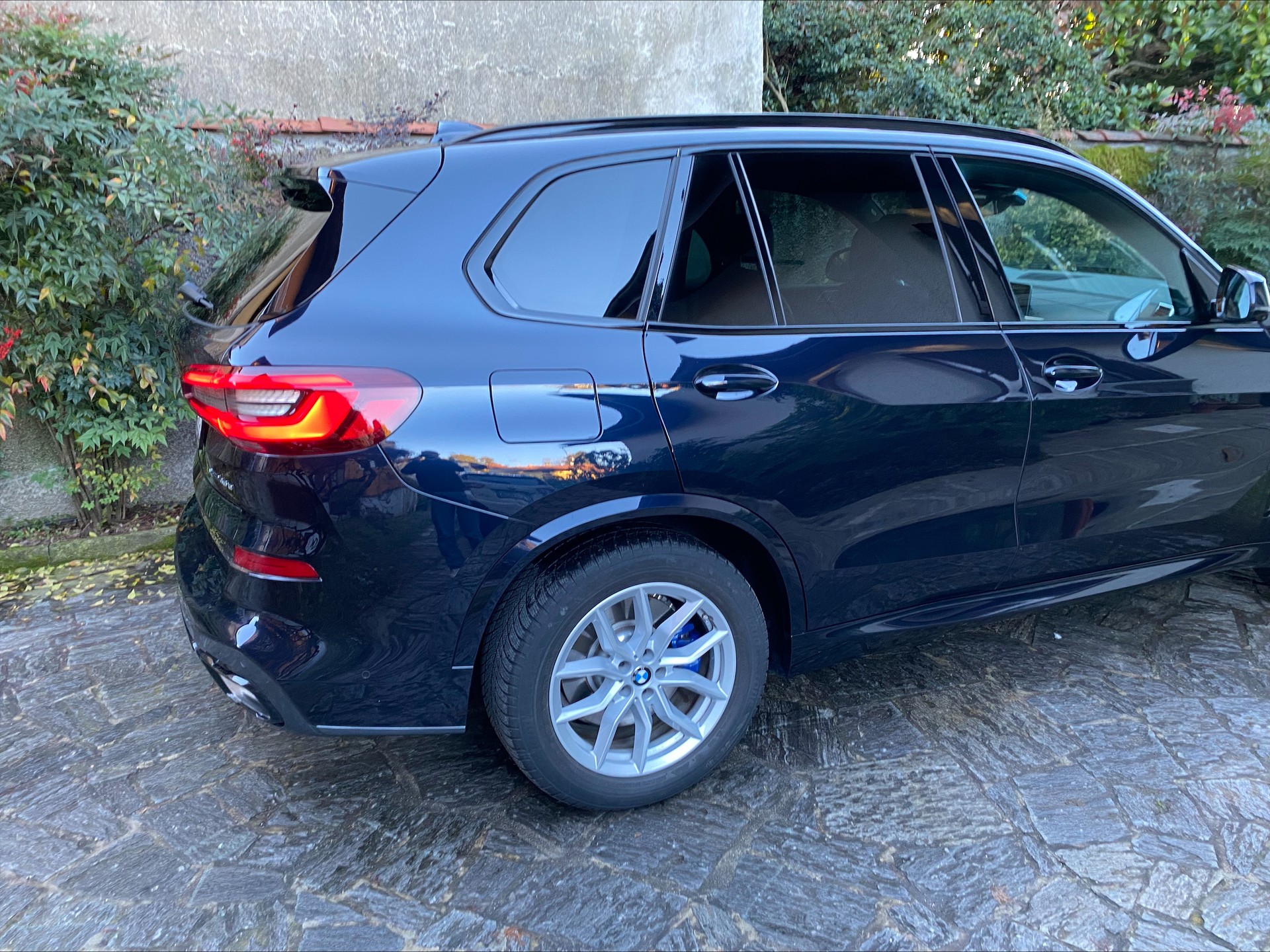 BMW X5 xDrive 45e M Sport Steptronic-showroom-element-3