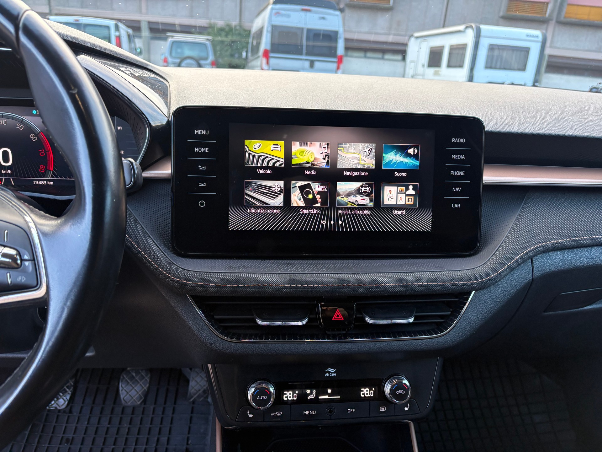 SKODA Fabia 1.0 TSI First Edition-image-9