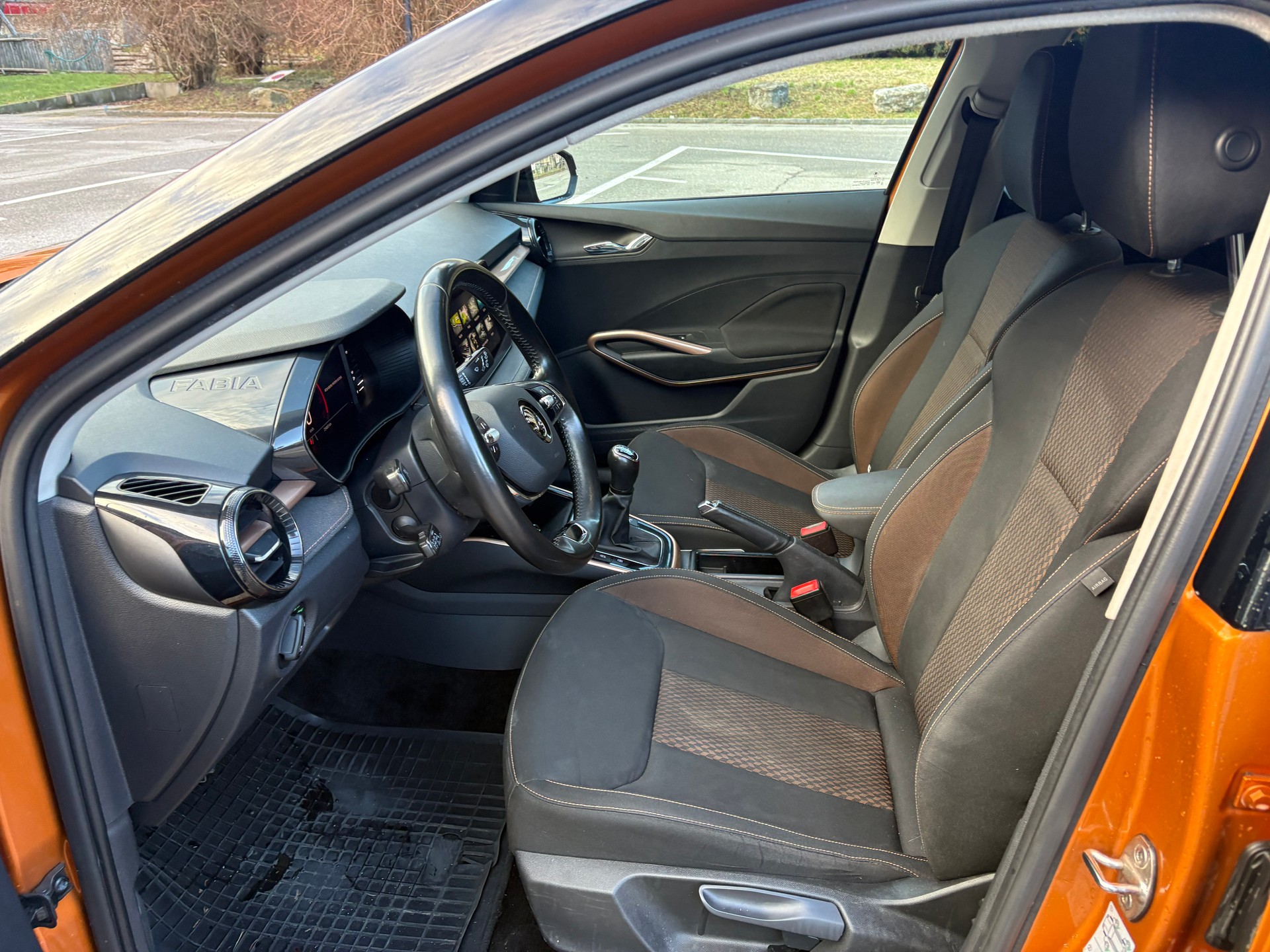 SKODA Fabia 1.0 TSI First Edition-image-11