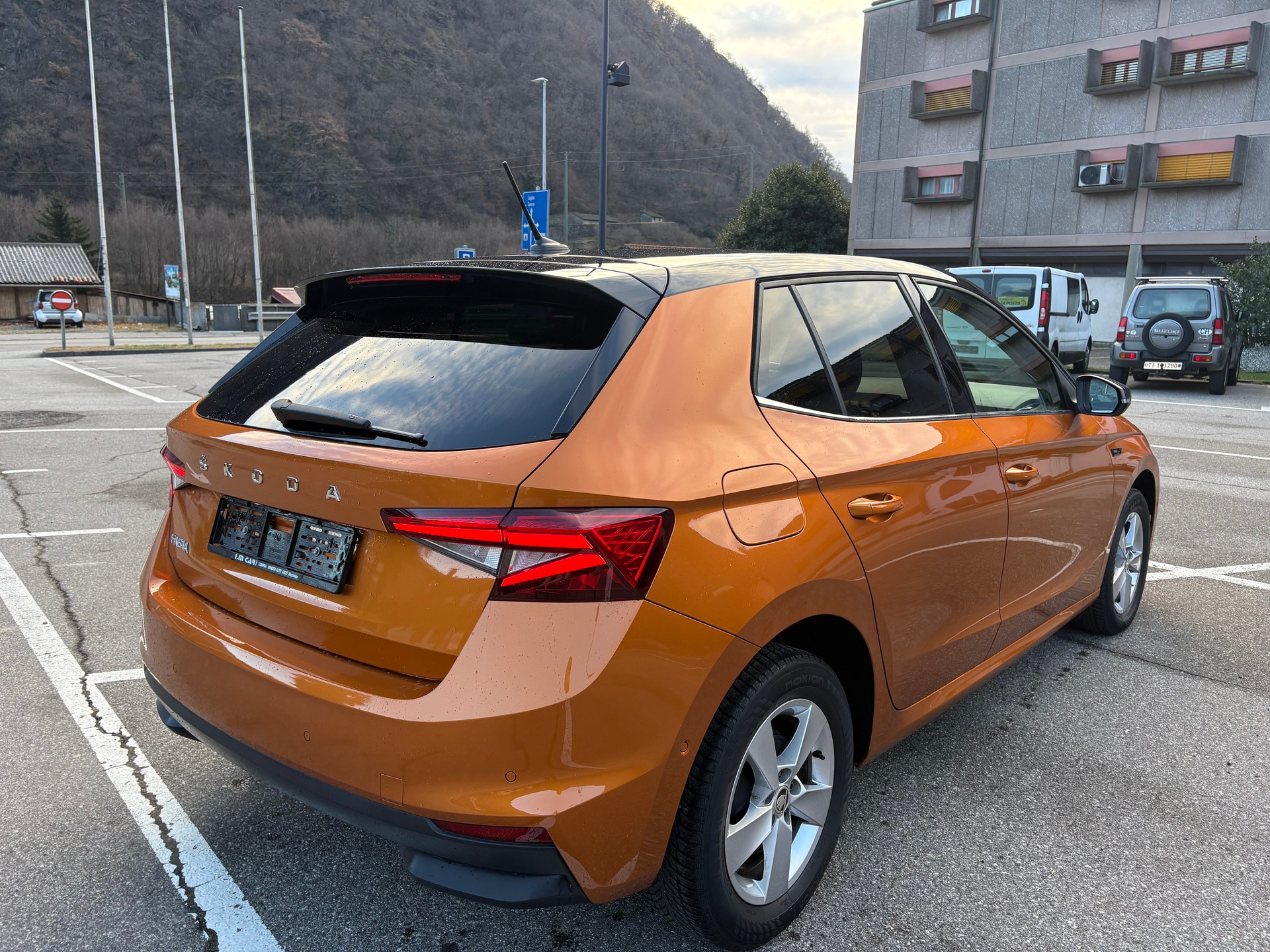 SKODA Fabia 1.0 TSI First Edition-image-4