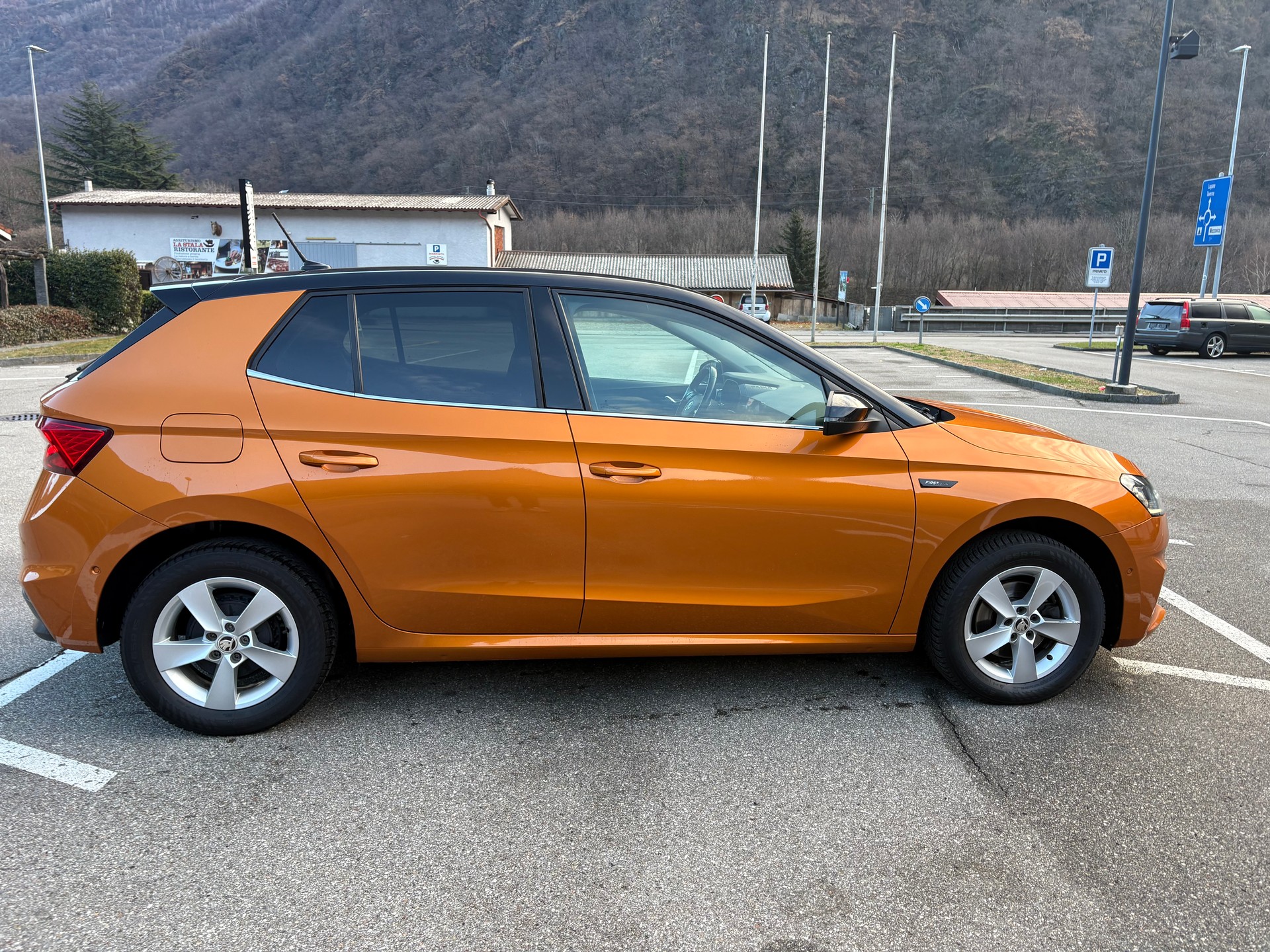 SKODA Fabia 1.0 TSI First Edition-image-5