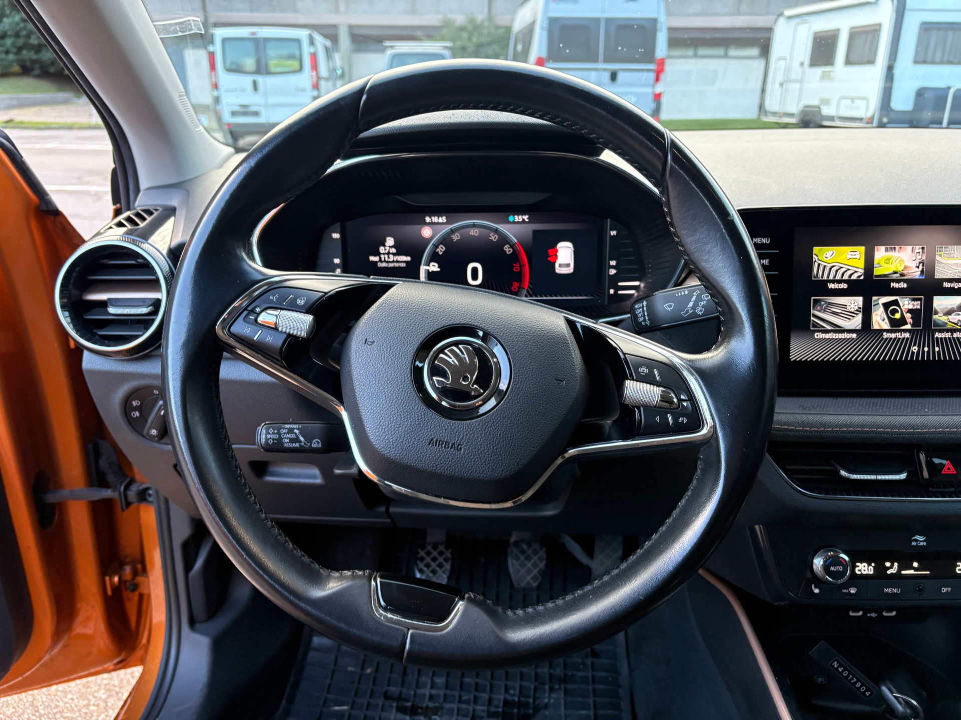 SKODA Fabia 1.0 TSI First Edition-image-10