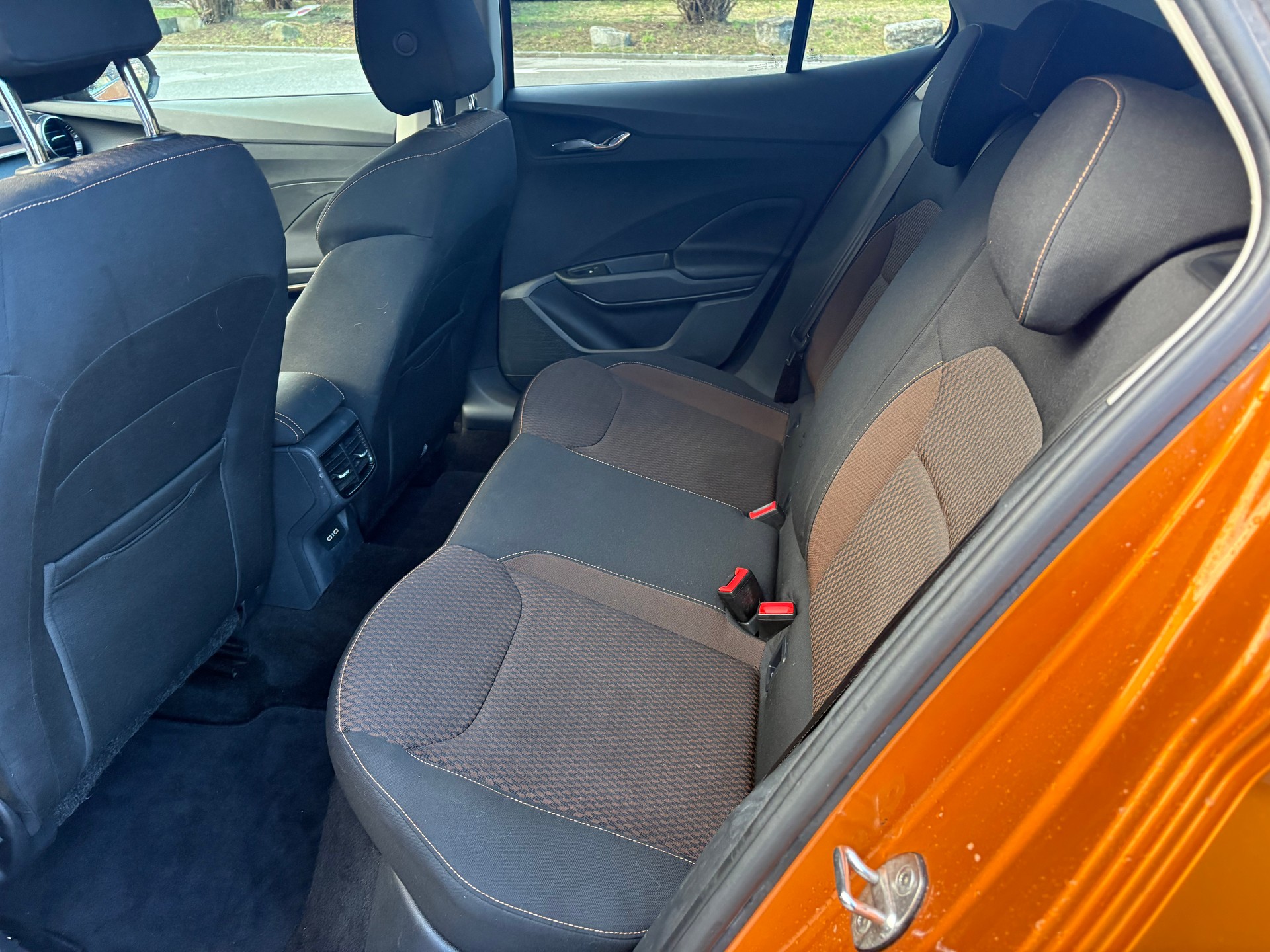 SKODA Fabia 1.0 TSI First Edition-image-12