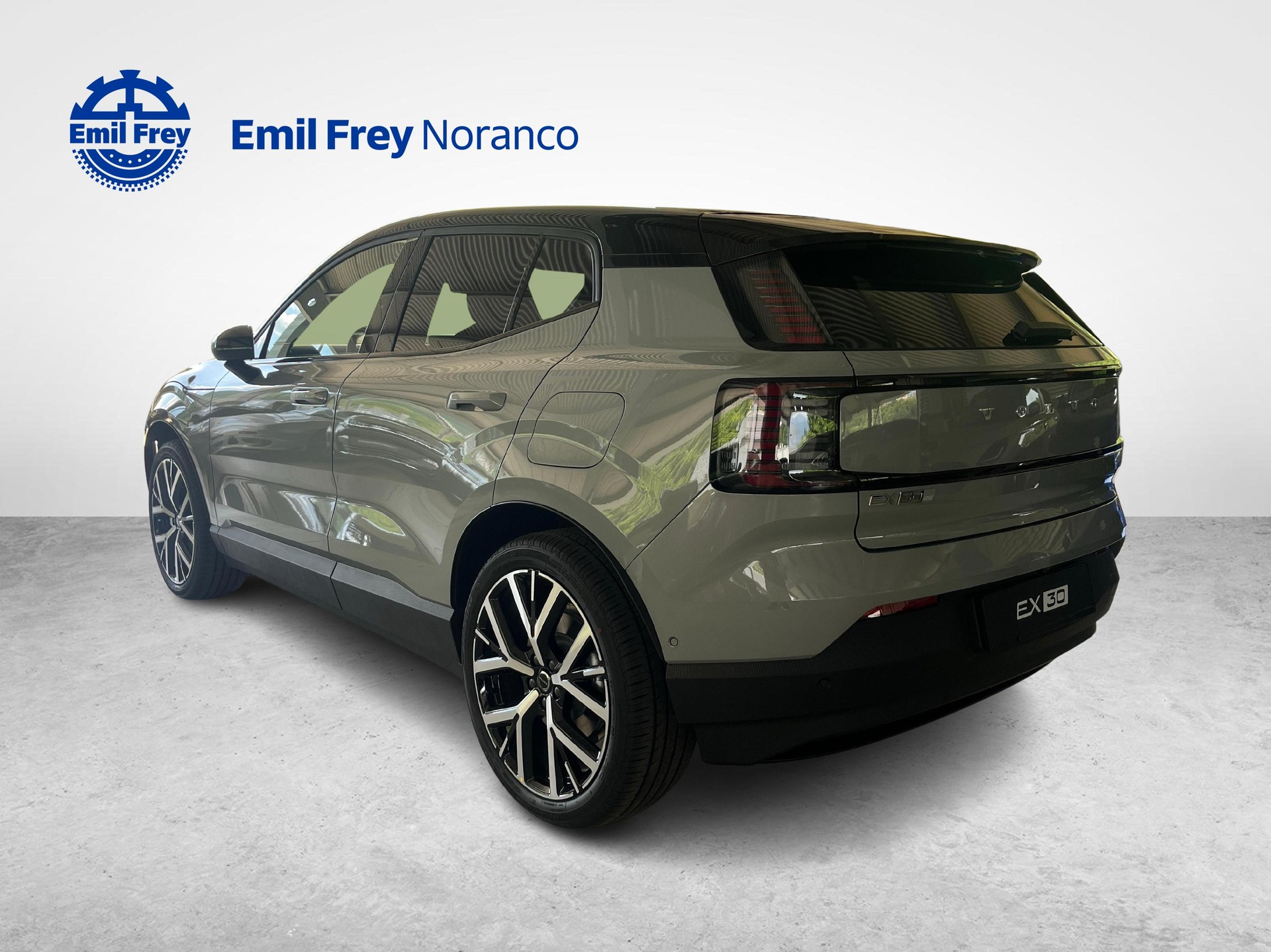 VOLVO EX30 E60 Ultra-showroom-element-2