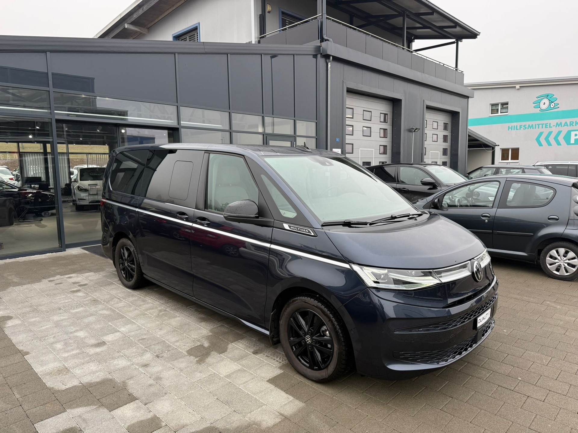 VW Multivan 2.0 TSI Style Liberty DSG Lang-image-4