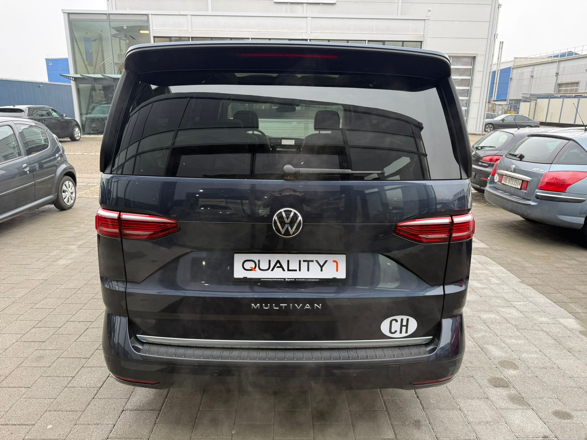VW Multivan 2.0 TSI Style Liberty DSG Lang-image-10