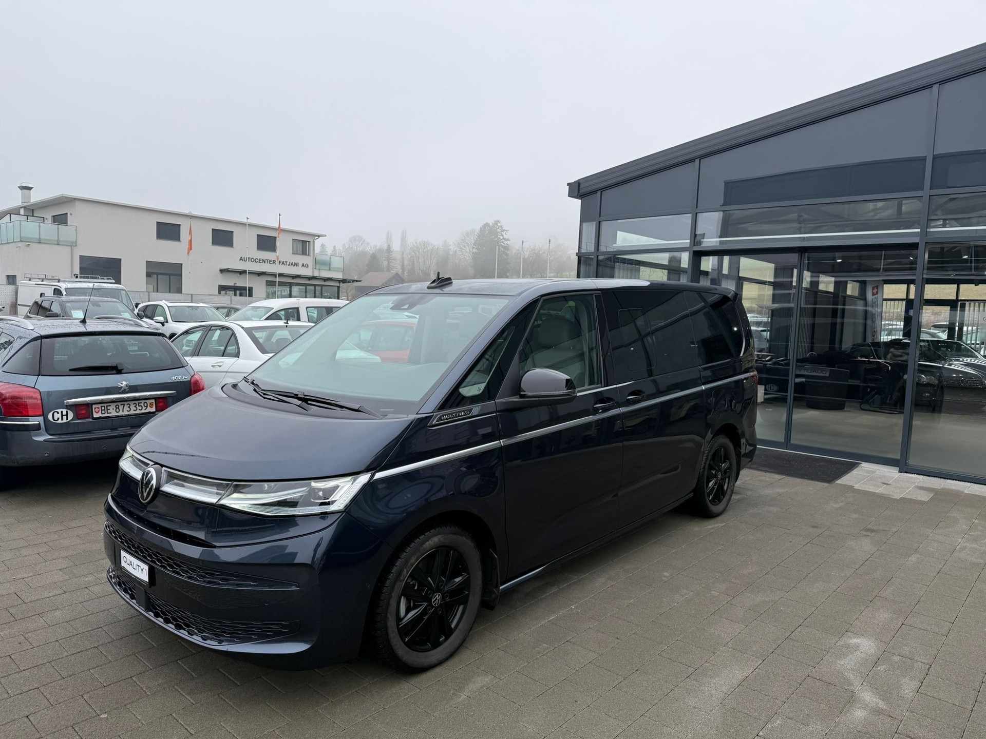 VW Multivan 2.0 TSI Style Liberty DSG Lang-showroom-element-1