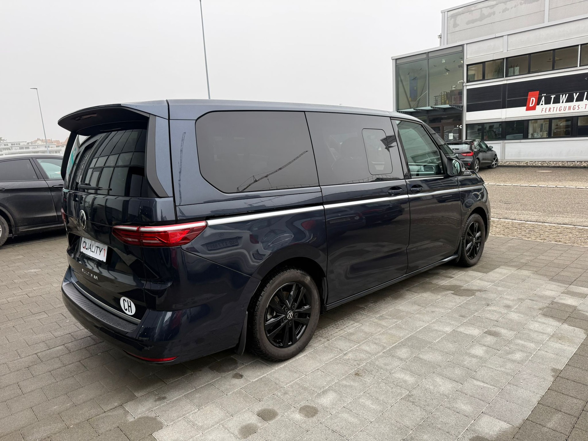 VW Multivan 2.0 TSI Style Liberty DSG Lang-image-12