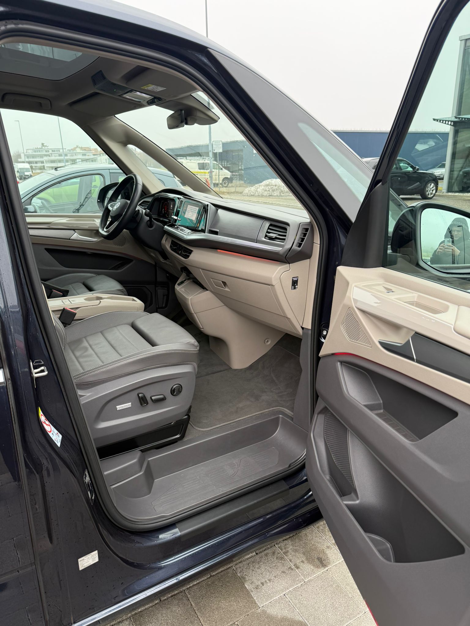 VW Multivan 2.0 TSI Style Liberty DSG Lang-image-28