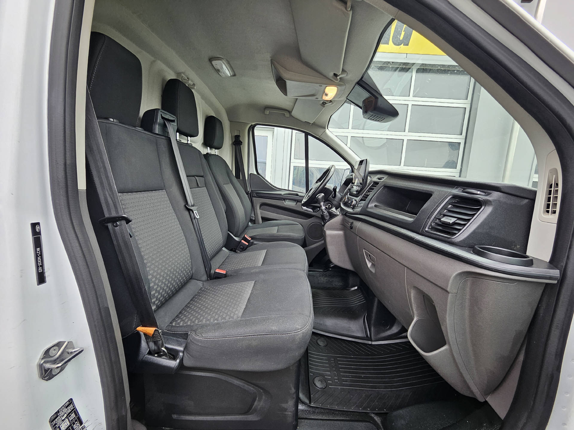 FORD Transit Custom Van 320 L2 2.0 TDCi 130 Trend * Nutzlast von 1'066KG * Anhängelast von 2'800KG *-image-15