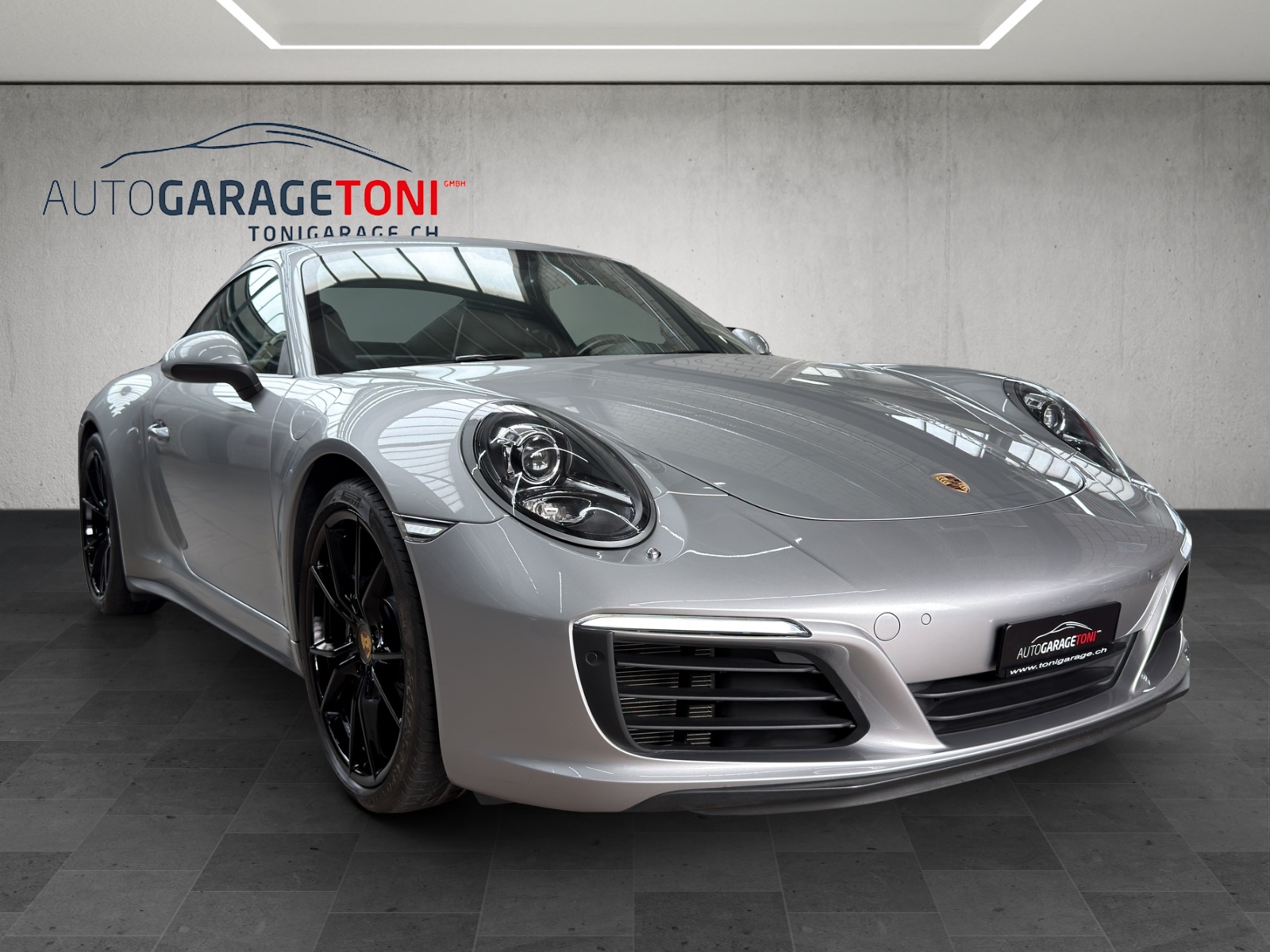 PORSCHE 911 Carrera 4 PDK-showroom-element-1