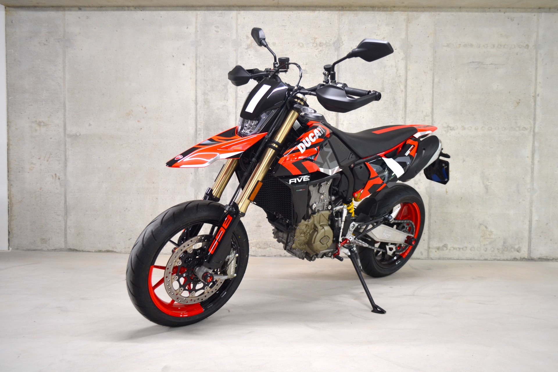 DUCATI Hypermotard 698 Mono RVE (35kW)-image-1