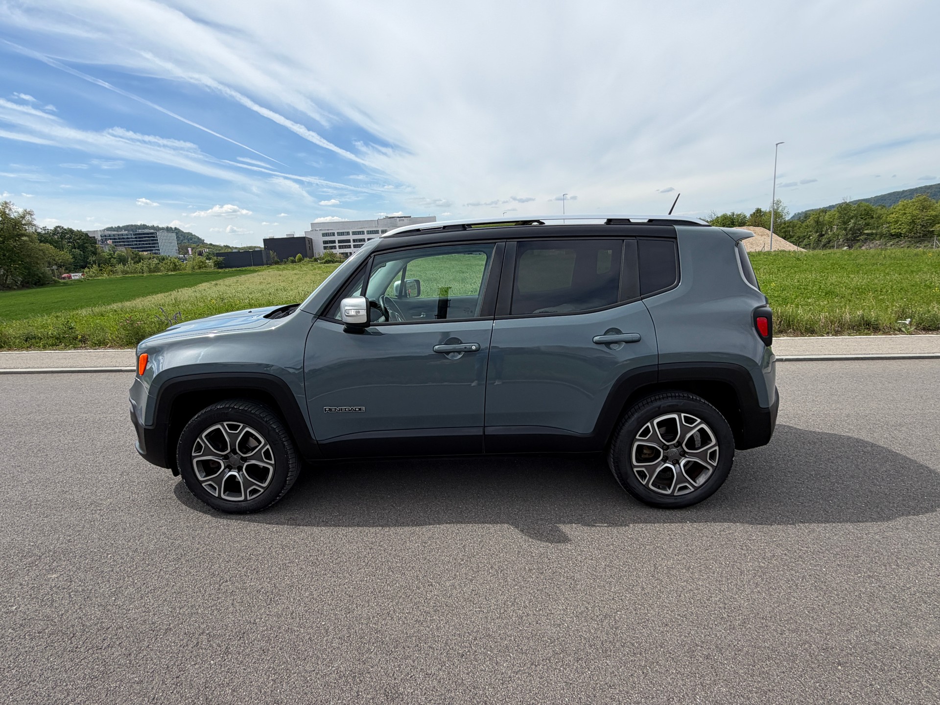 JEEP Renegade 2.0 CRD Limited AWD + Low Range 9ATX-image-9