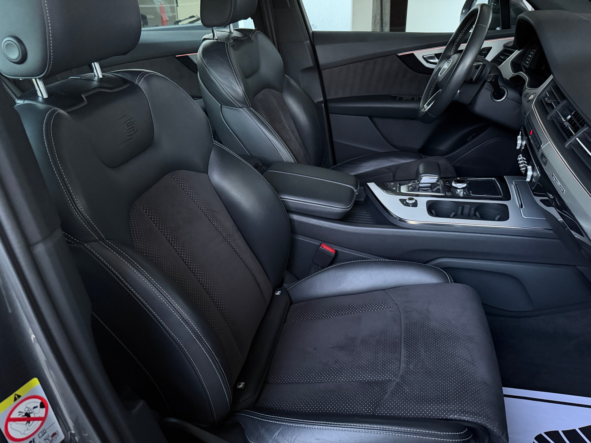 AUDI Q7 50 TDI quattro tiptronic-image-17